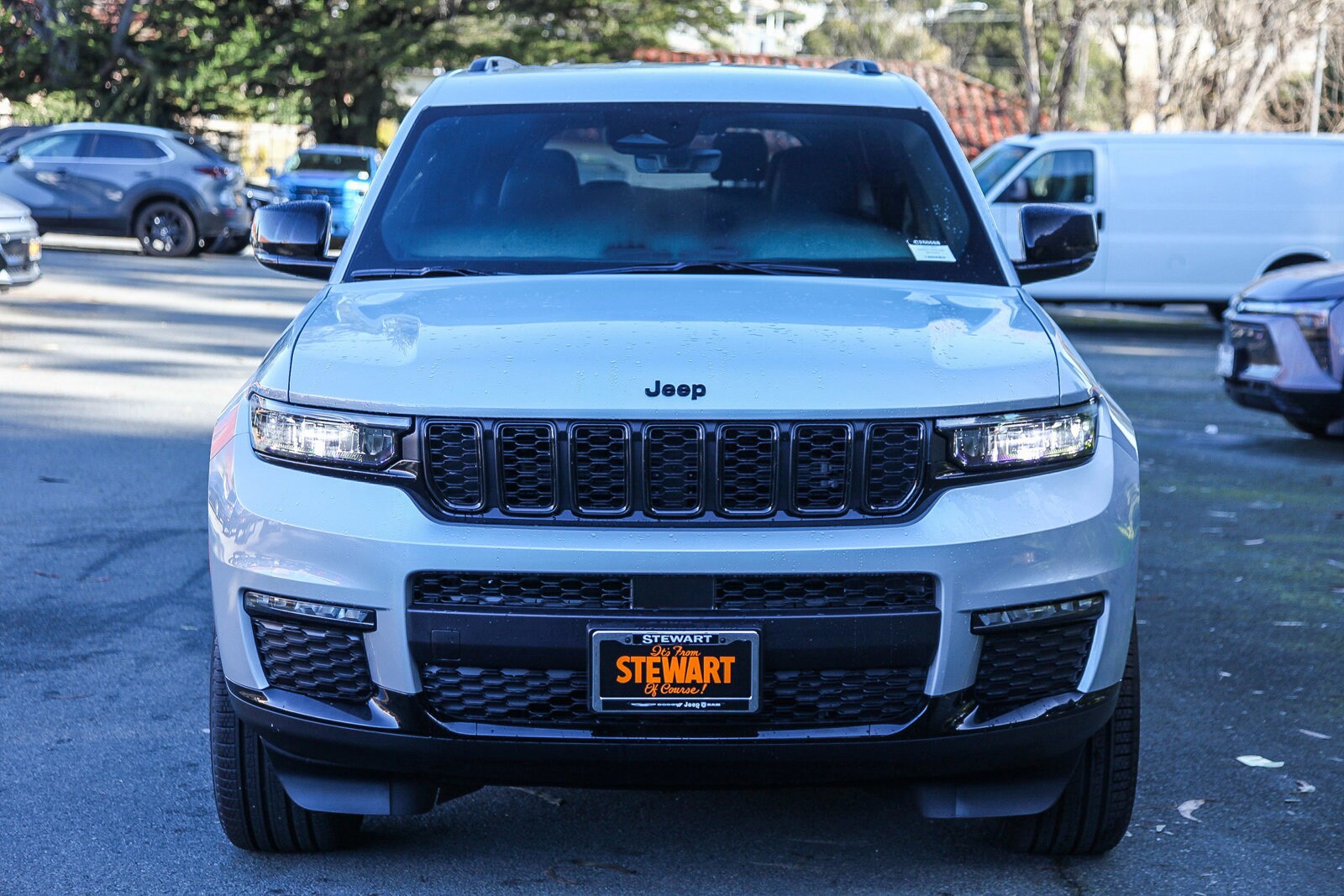 2025 Jeep Grand Cherokee Limited photo 2