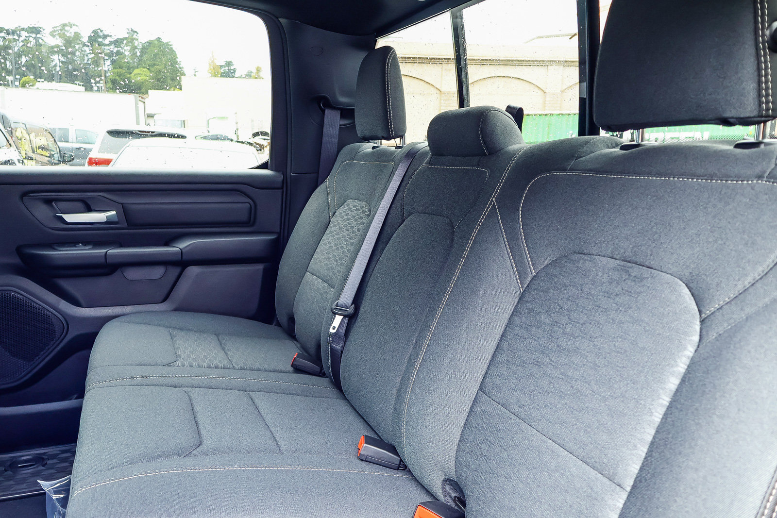2026 Ram 1500 TRADESMAN CREW CAB 4X4 — foto 14 de 31