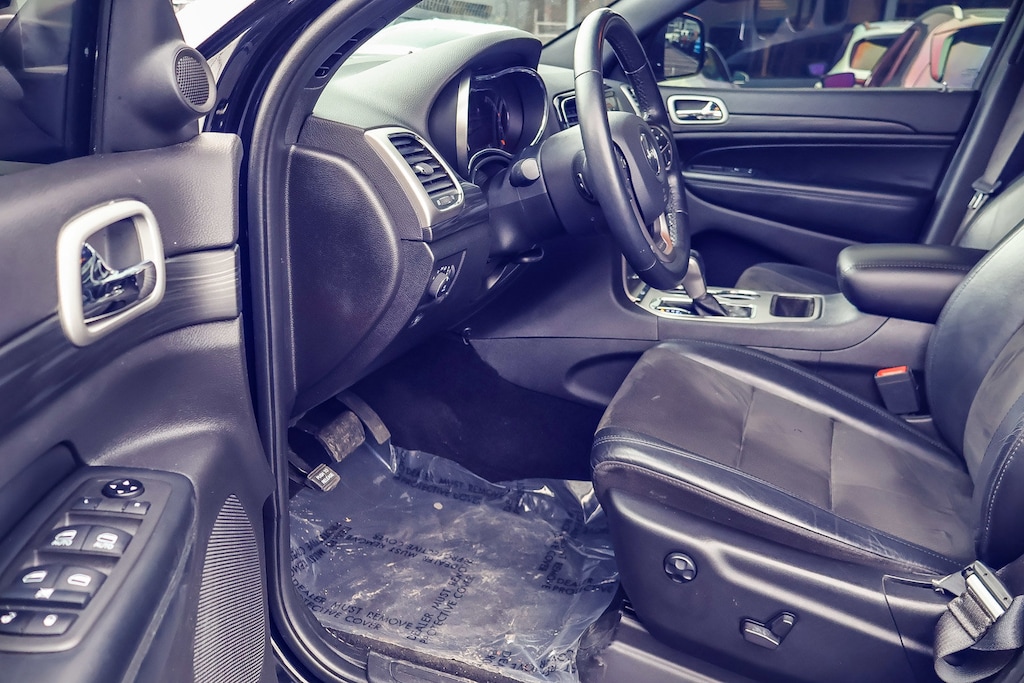 Used 2021 Jeep Grand Cherokee Laredo SUV