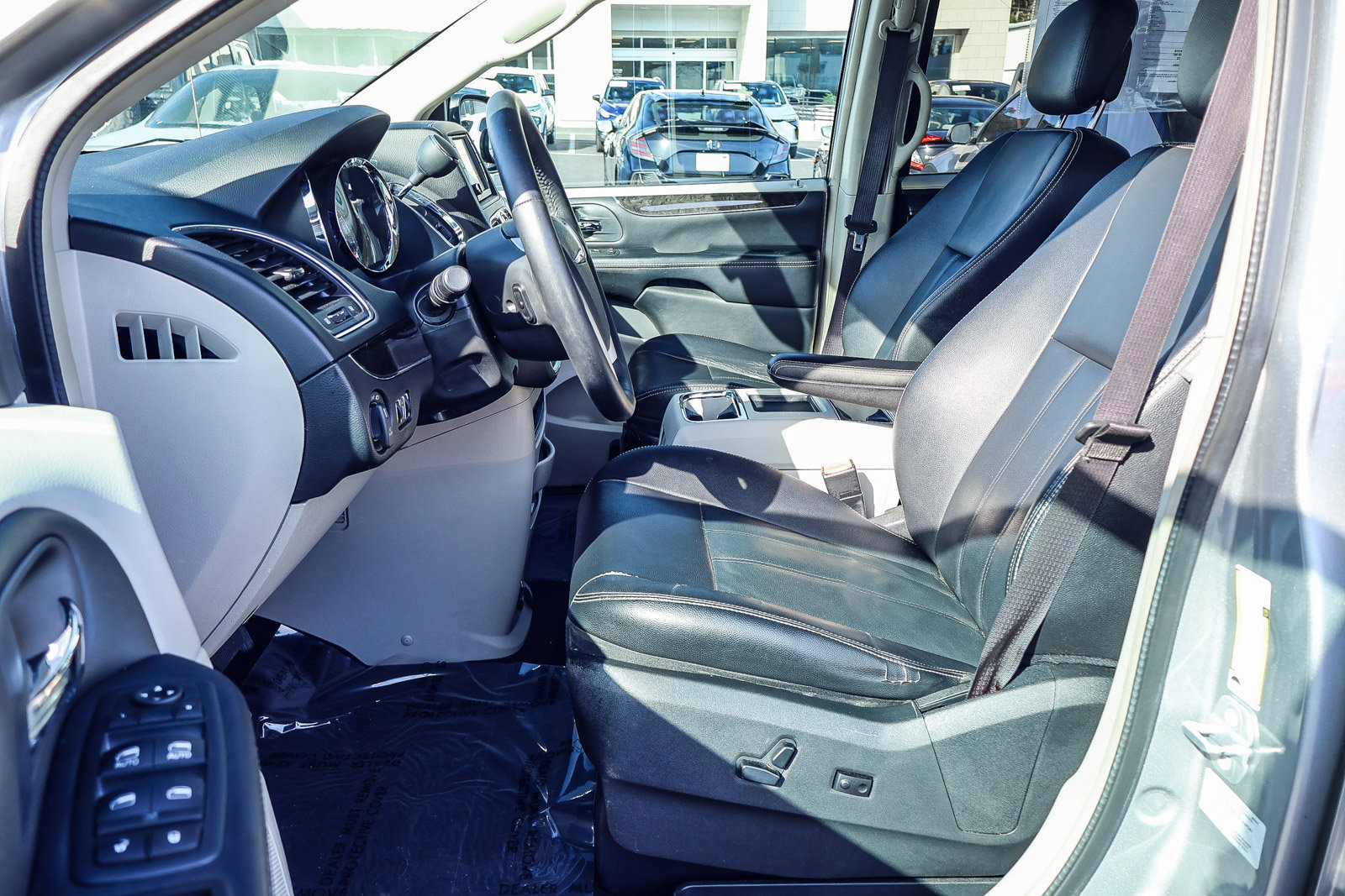 Used 2016 Chrysler Town & Country Touring with VIN 2C4RC1BG1GR247428 for sale in Colma, CA