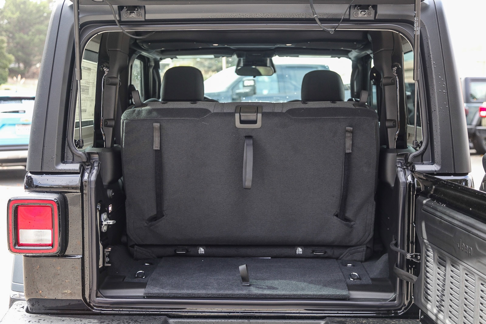 2026 Jeep Wrangler 2-DOOR SPORT — 第 15 张照片，共 30 张