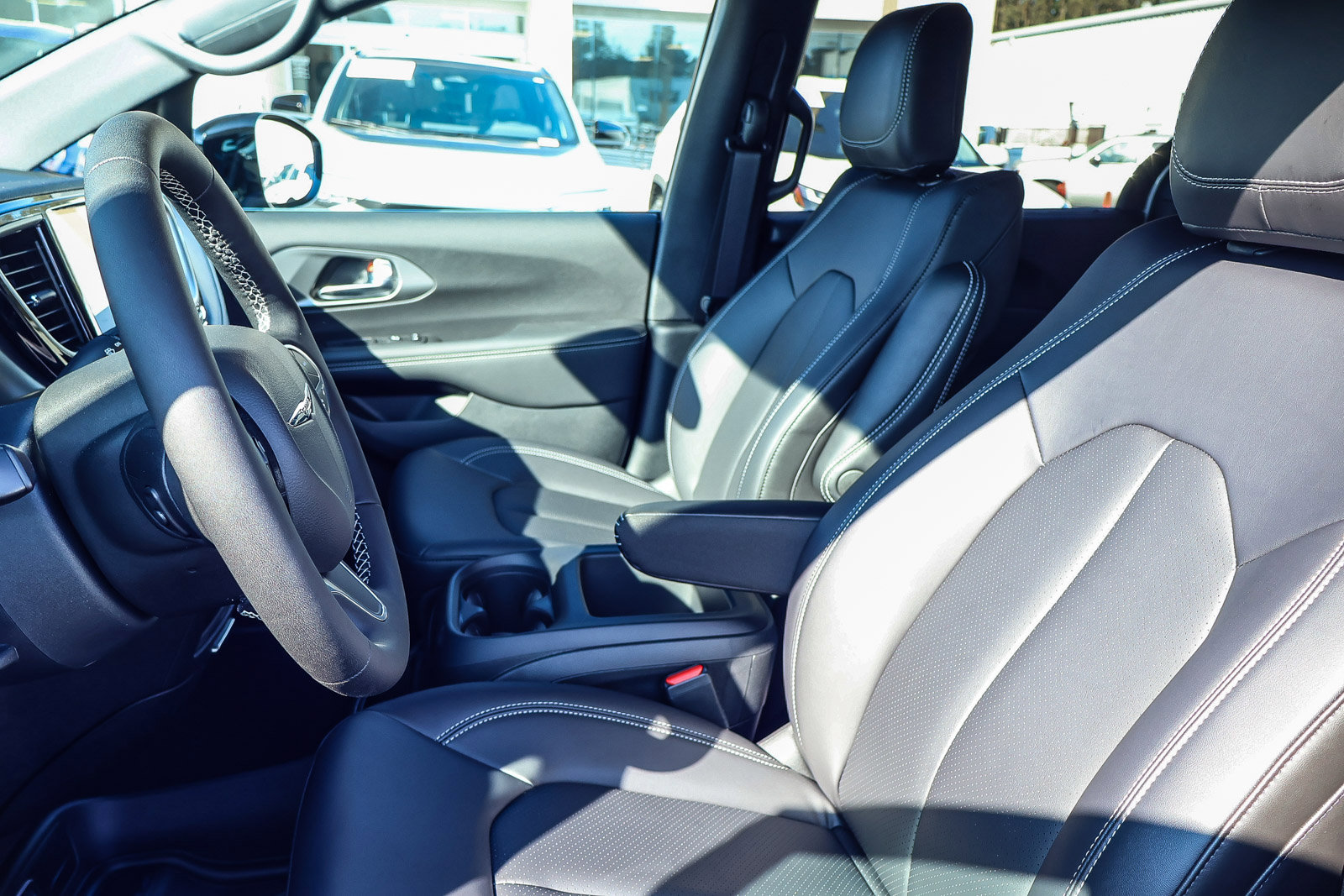 2026 Chrysler Pacifica Select - Photo 15