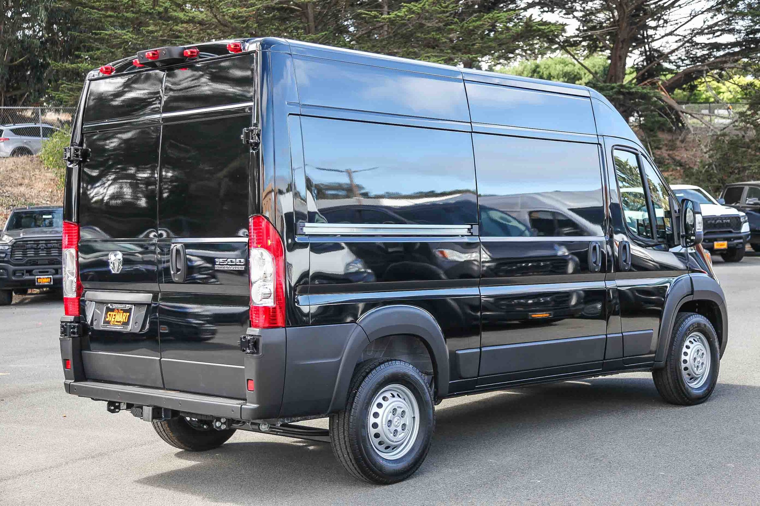 2026 Ram ProMaster 1500 Tradesman High Roof Cargo Van photo 3