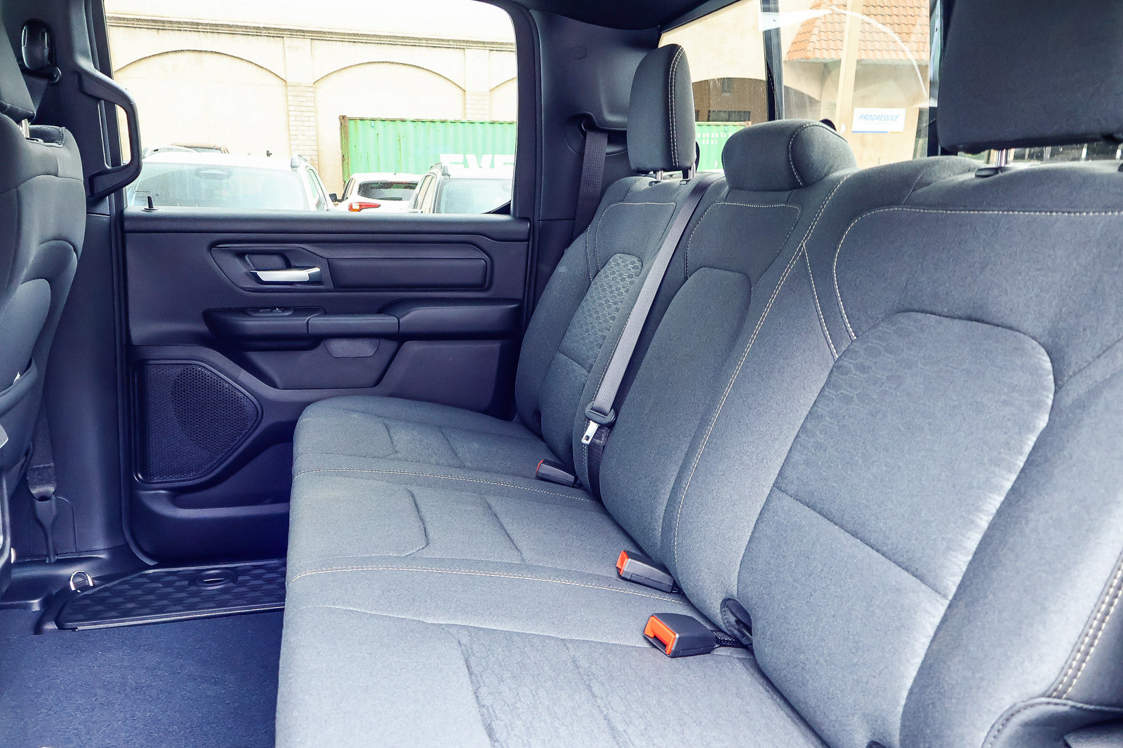 2026 Ram 1500 TRADESMAN CREW CAB 4X4 — 第 14 张照片，共 30 张