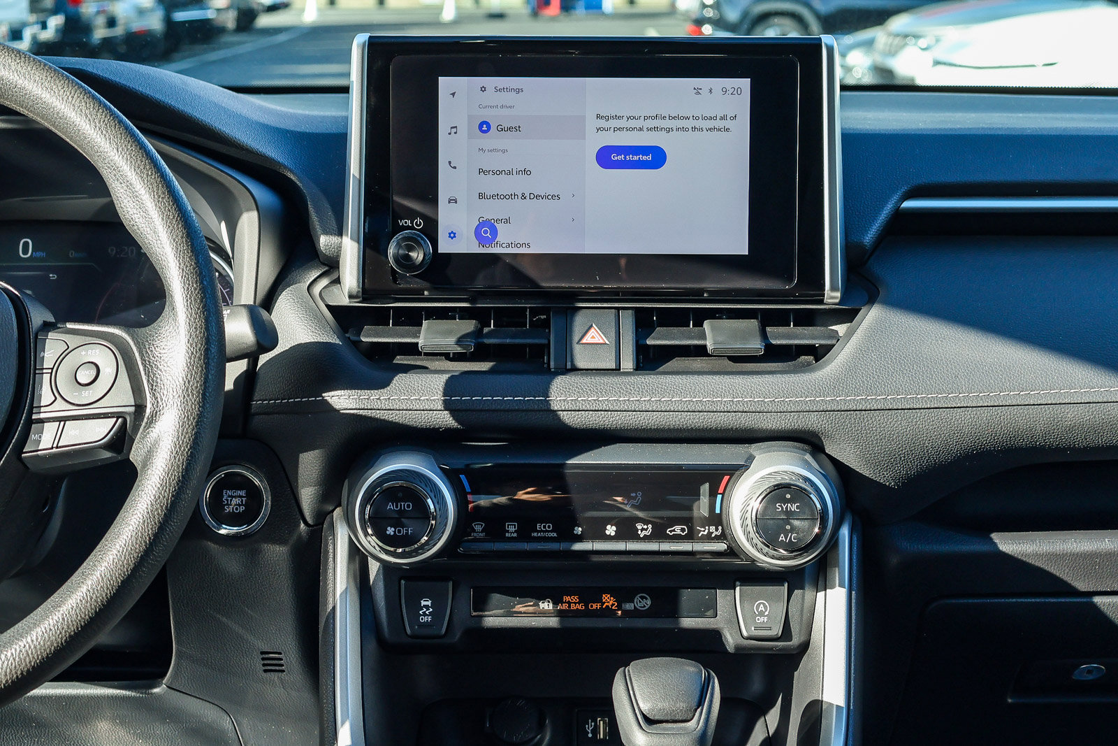 2024 Toyota RAV4 XLE photo 3