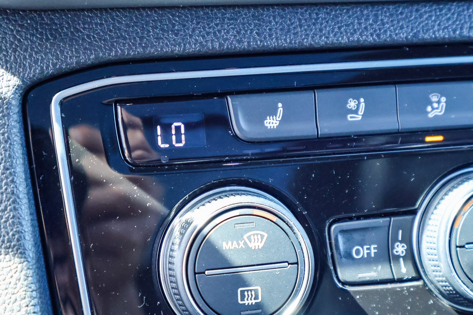 2020 Volkswagen Atlas Cross Sport 3.6L V6 SEL Premium 4MOTION photo 5