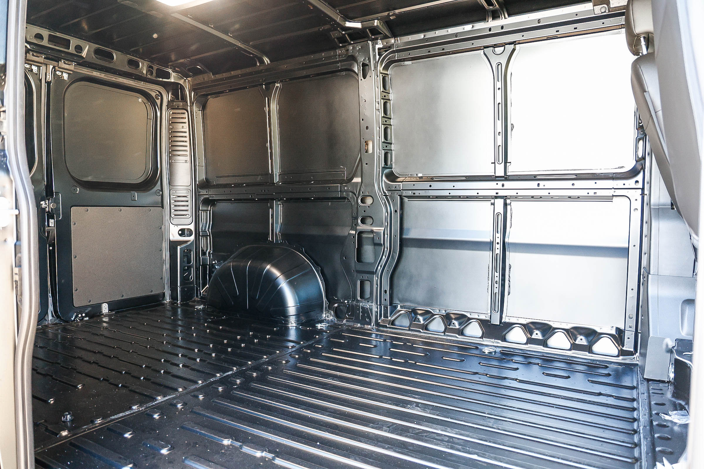 2026 Ram ProMaster 1500 PROMASTER C/V LR 136 WB — foto 10 de 29