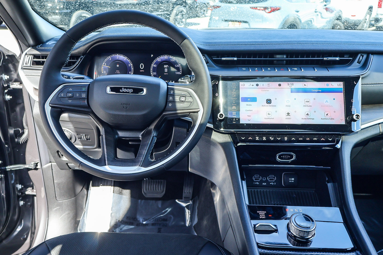 2026 Jeep Grand Cherokee L LAREDO 4X4 — larawan 3 ng 30