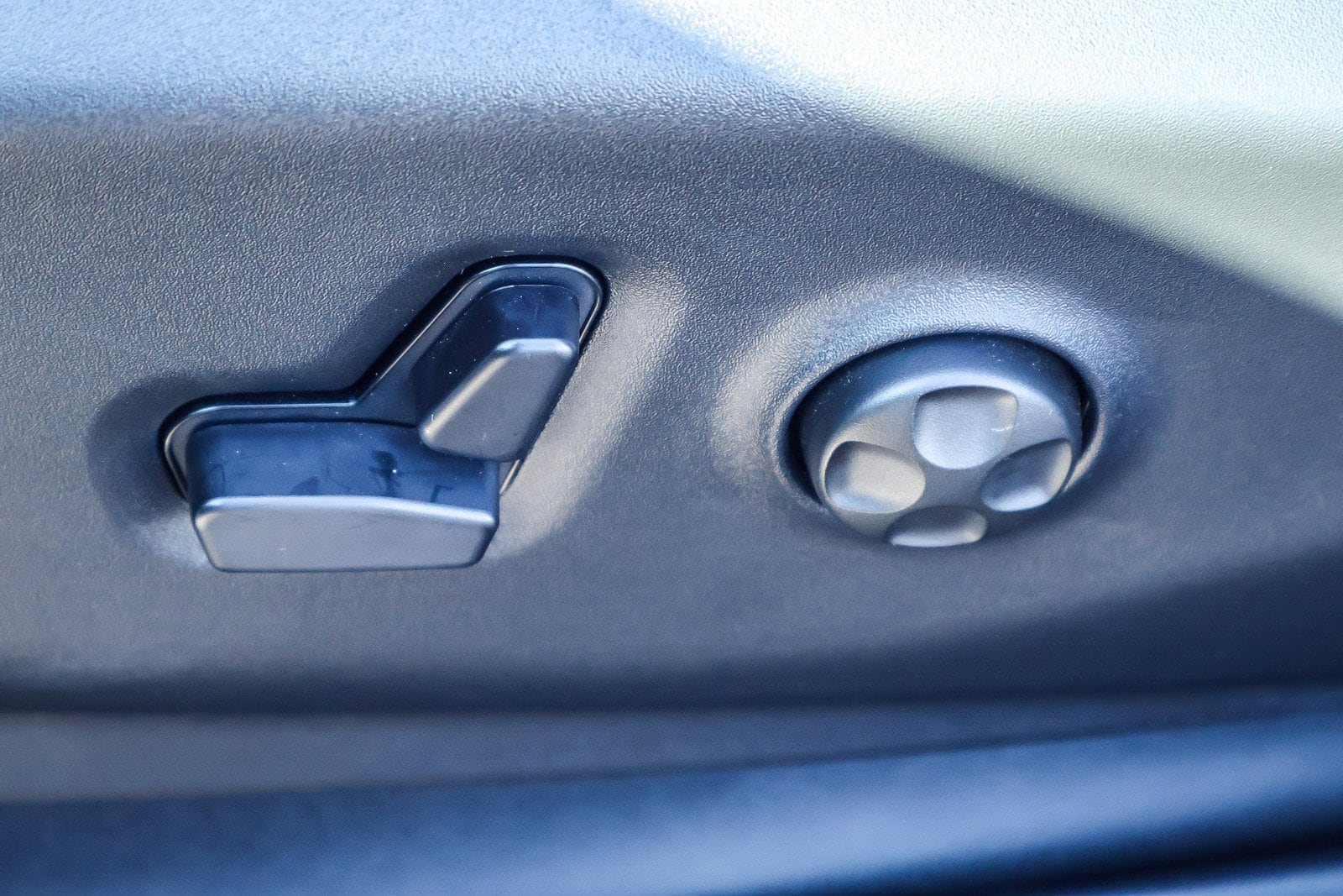 2026 Chrysler Pacifica Select - Photo 13