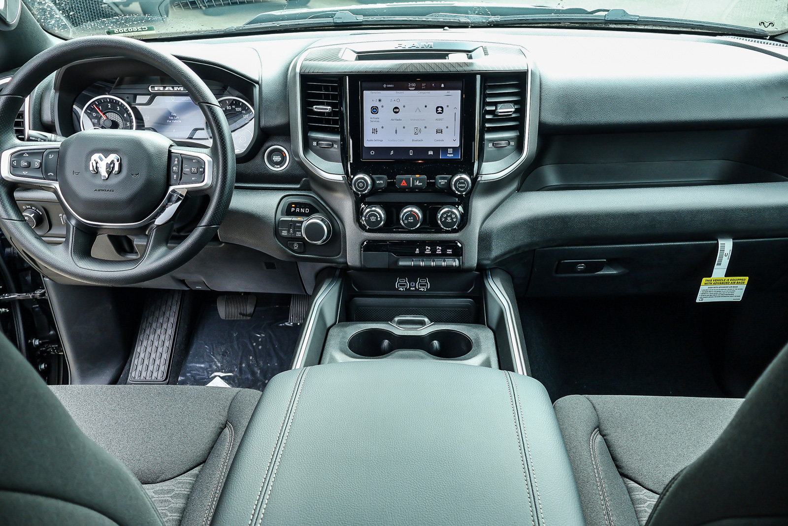 2026 Ram 1500 TRADESMAN CREW CAB 4X4 — foto 7 de 31