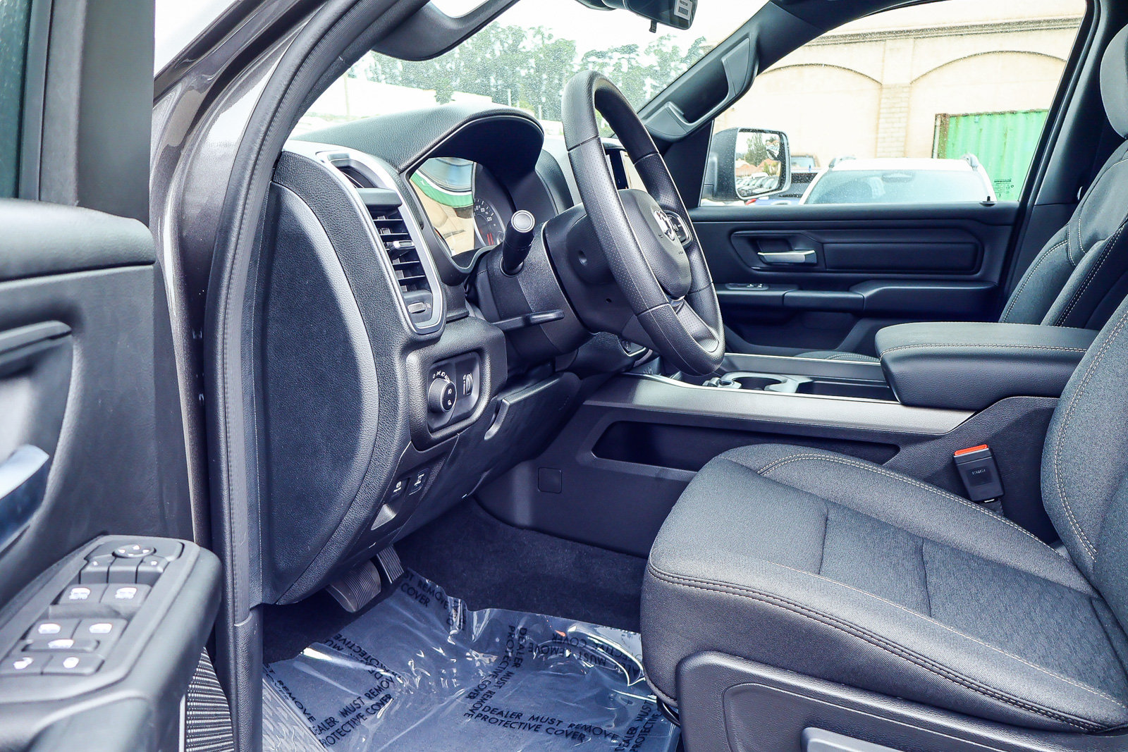 2026 Ram 1500 TRADESMAN CREW CAB 4X4 — photo 2 of 30