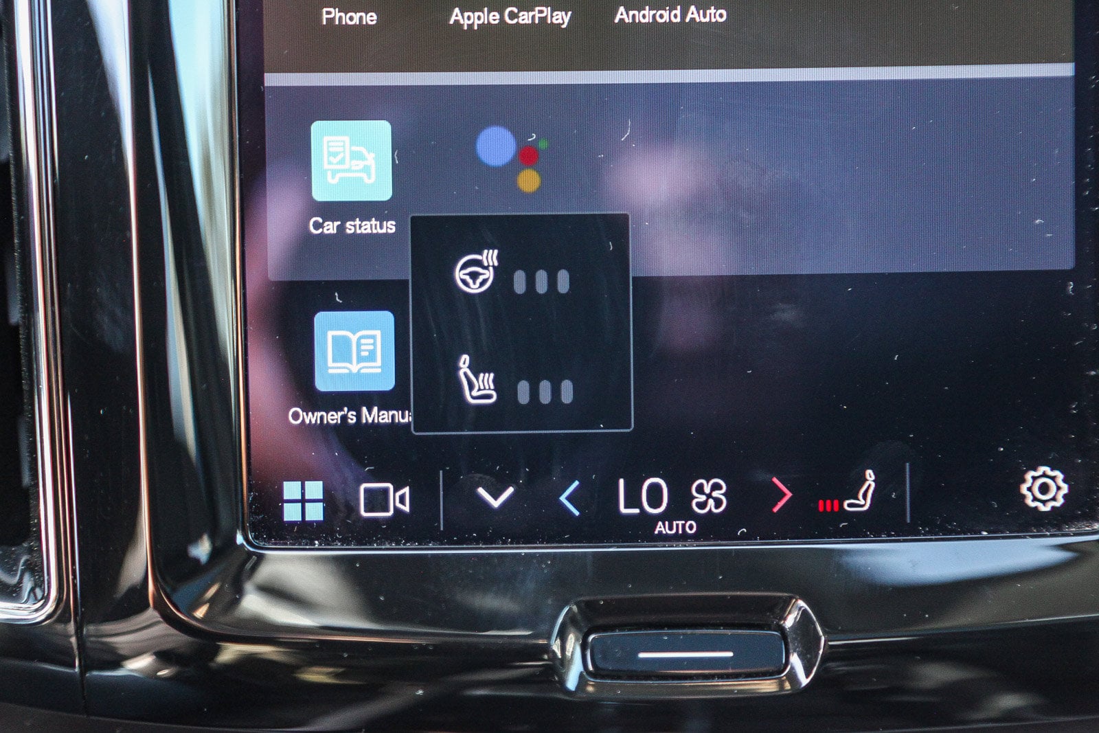 2025 Volvo XC60 plug-in hybrid T8 Core photo 4