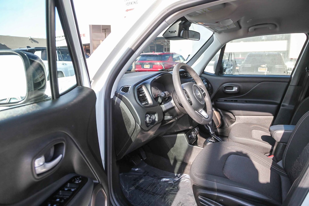 Used 2023 Jeep Renegade Latitude SUV