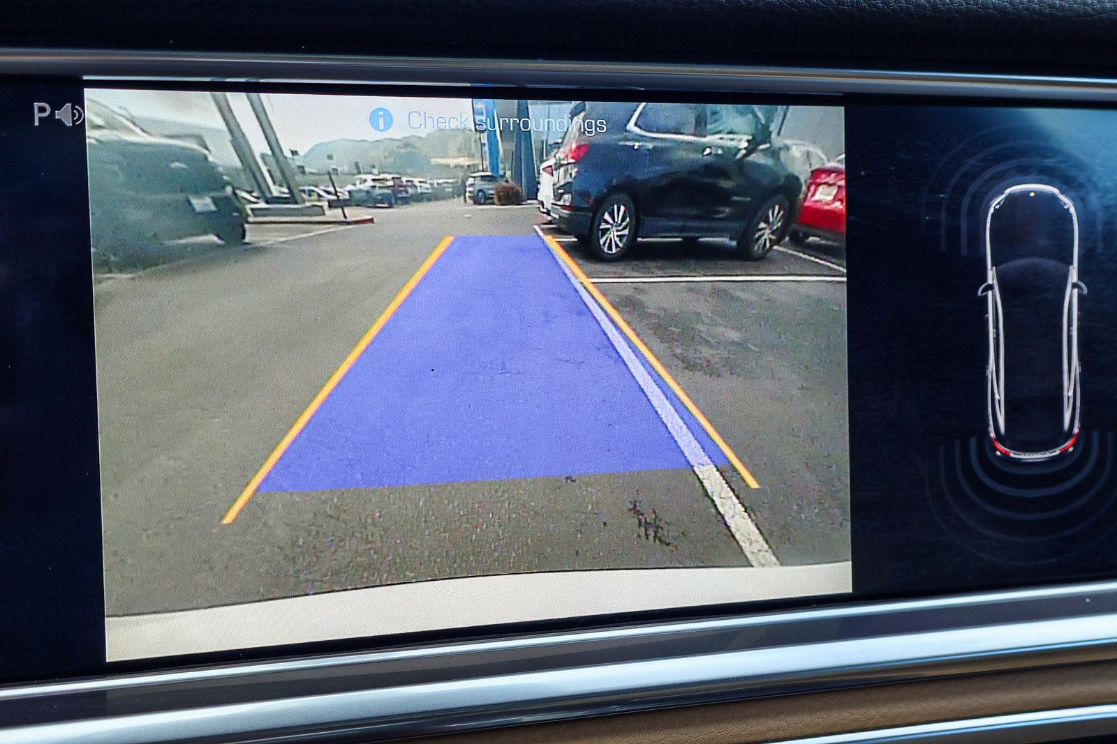 2017 Porsche Panamera 4 photo 4