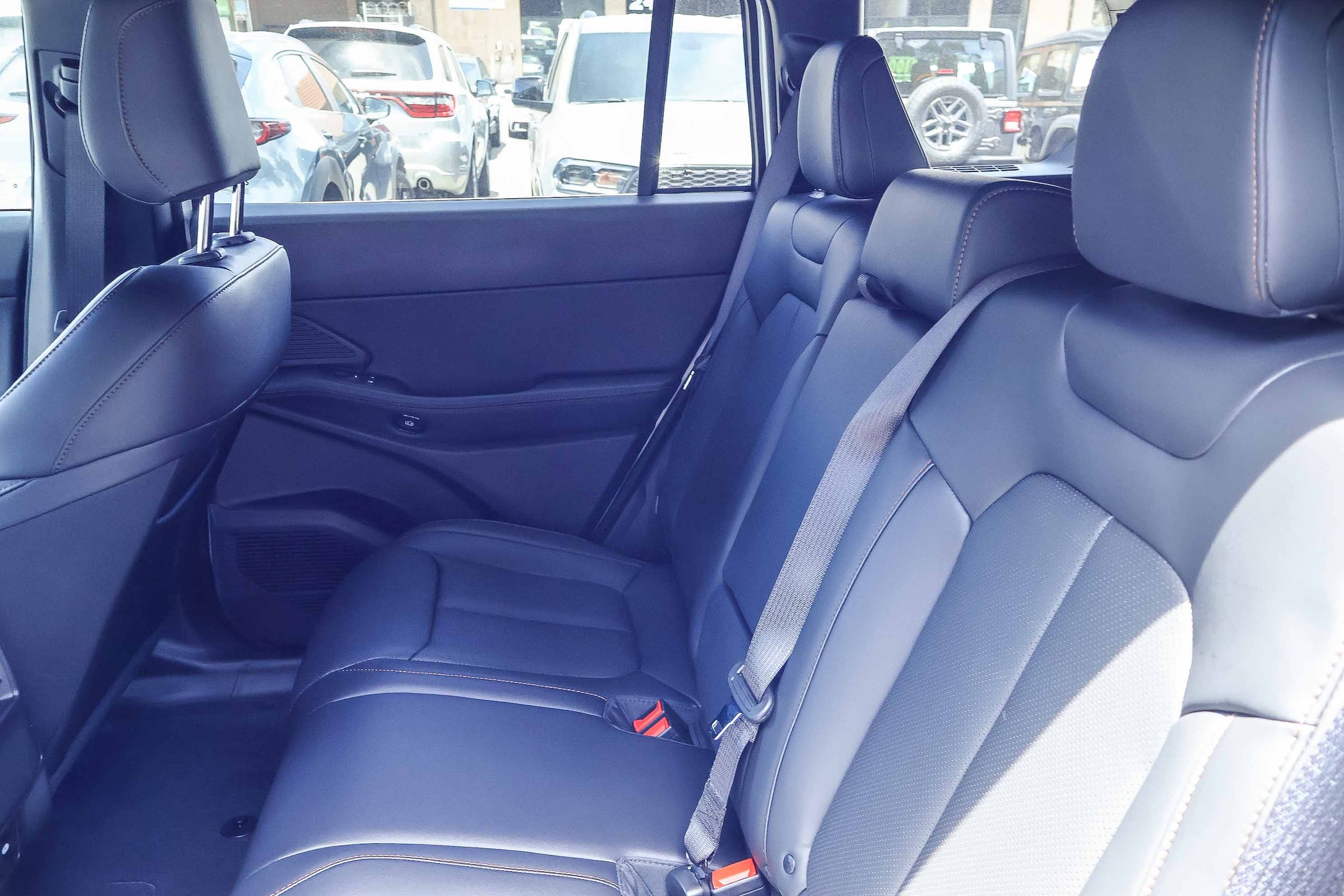 2026 Jeep Cherokee LAREDO 4X4 — foto 16 de 33