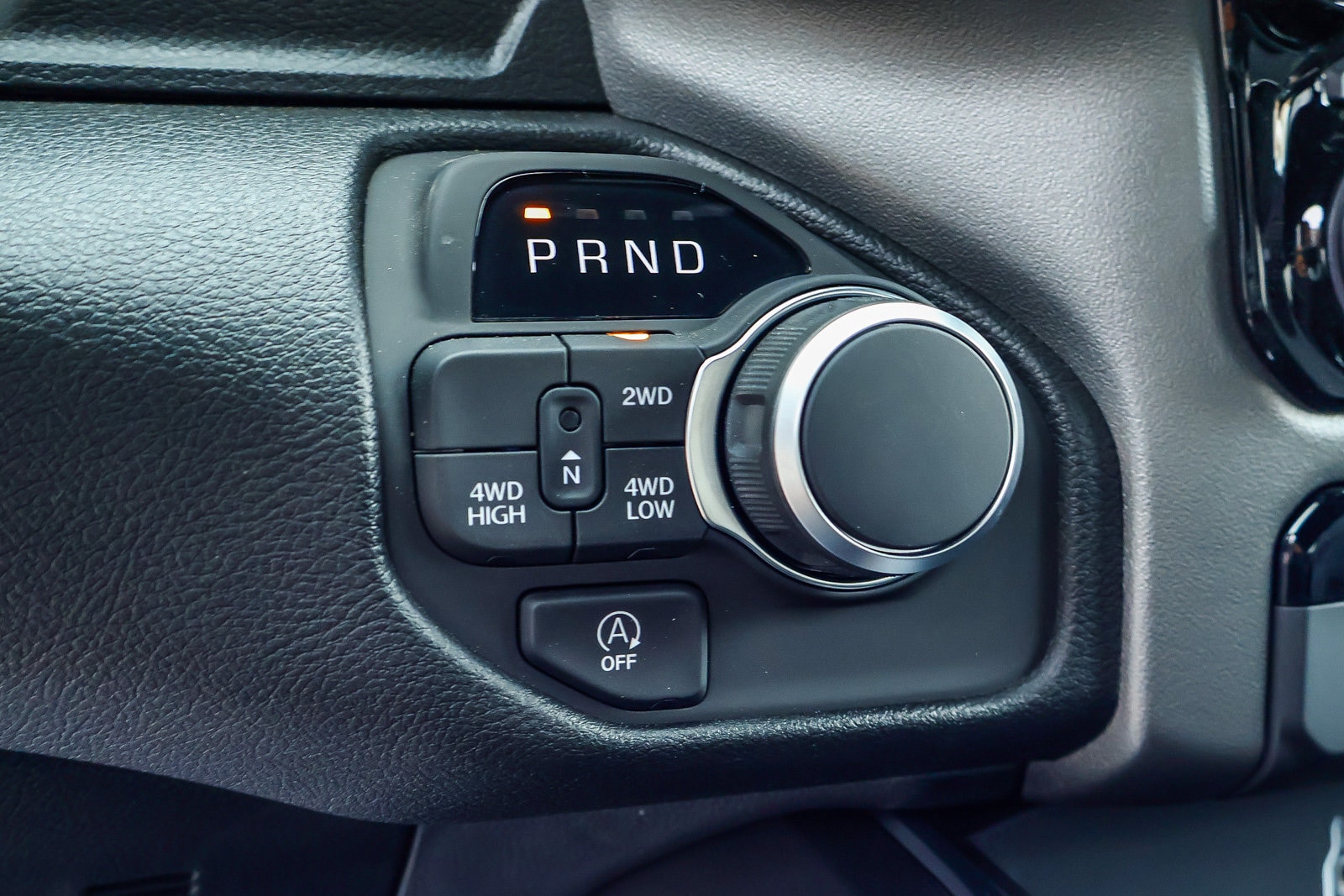 2026 Ram 1500 TRADESMAN CREW CAB 4X4 — foto 9 de 30