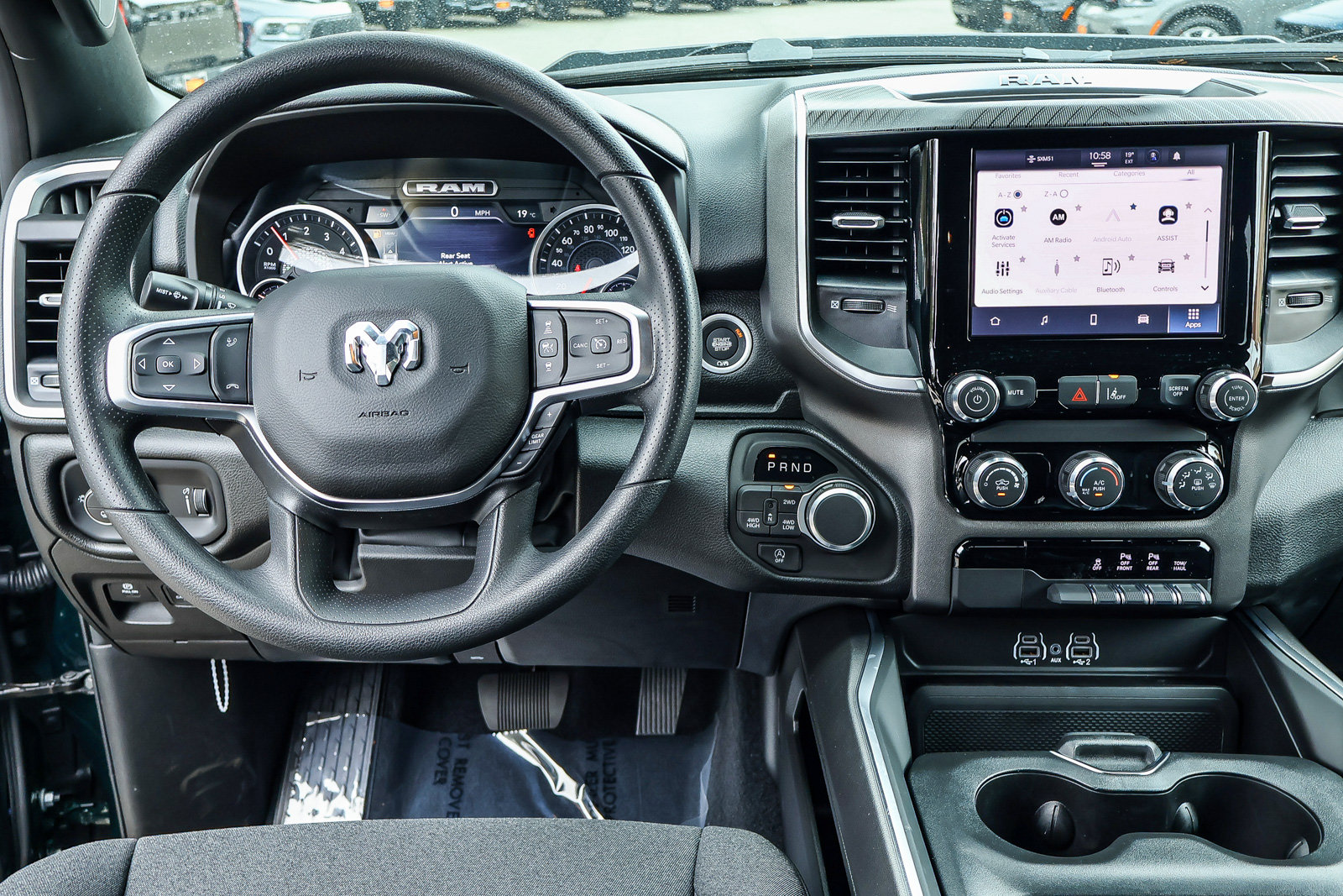 2026 Ram 1500 TRADESMAN CREW CAB 4X4 — 第 3 张照片，共 30 张