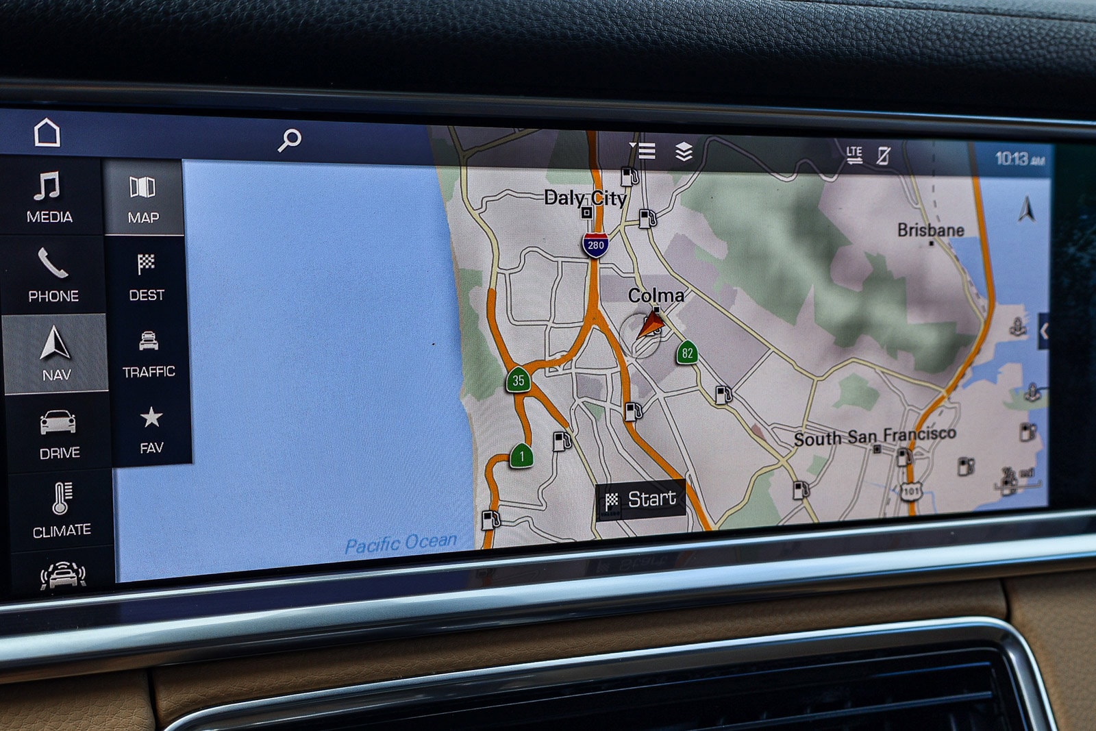 2017 Porsche Panamera 4 photo 5