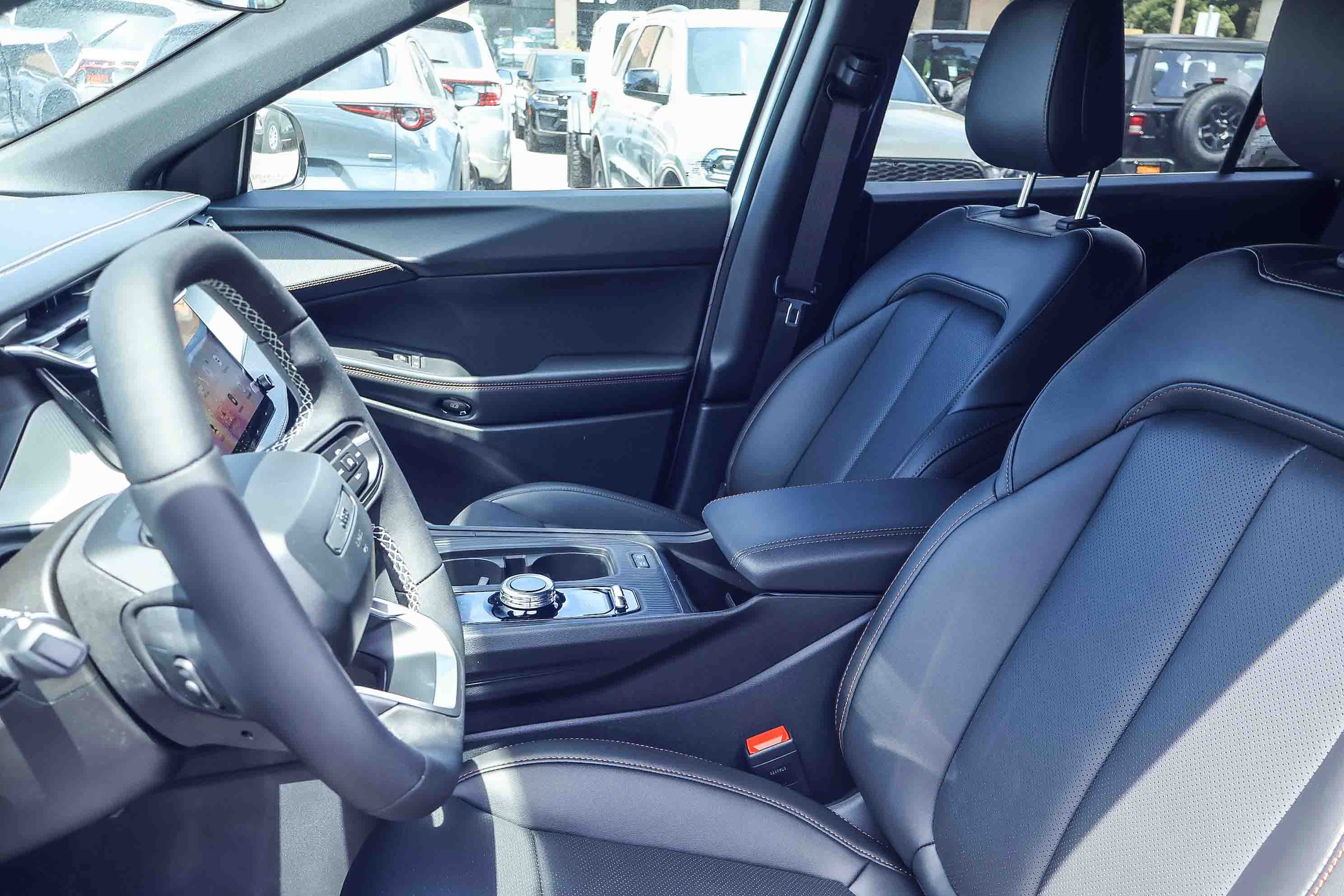 2026 Jeep Cherokee LAREDO 4X4 — foto 15 de 33
