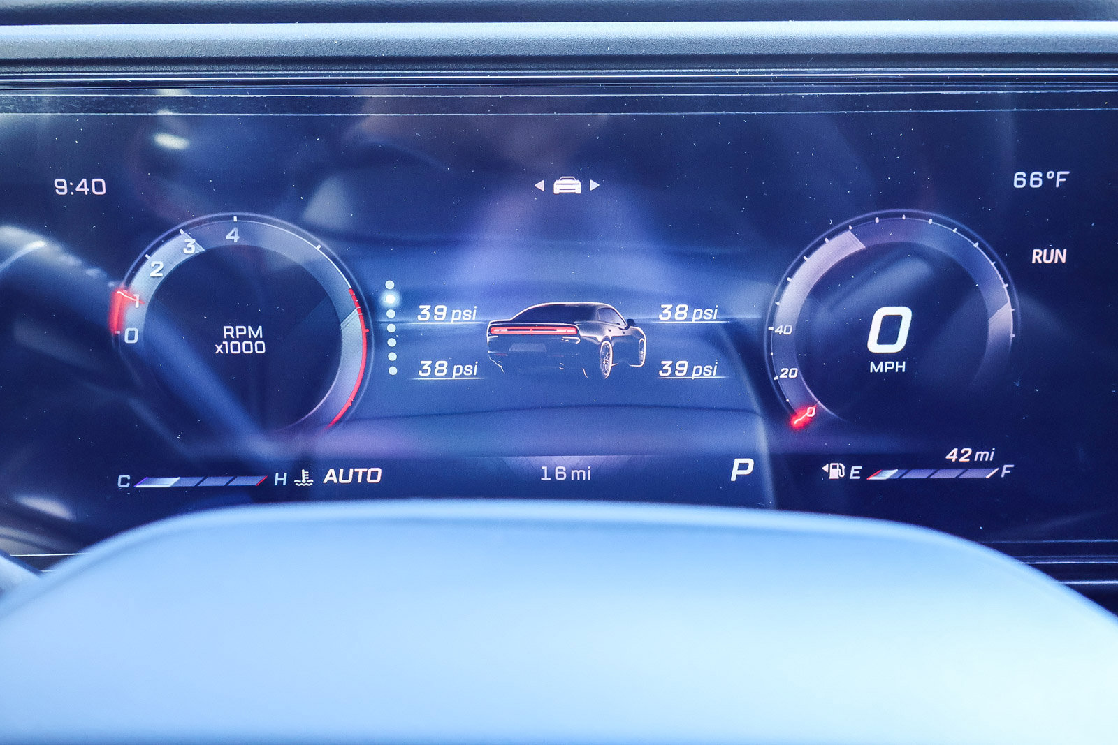 2026 Dodge Charger RT 4-DOOR AWD — foto 12 de 30