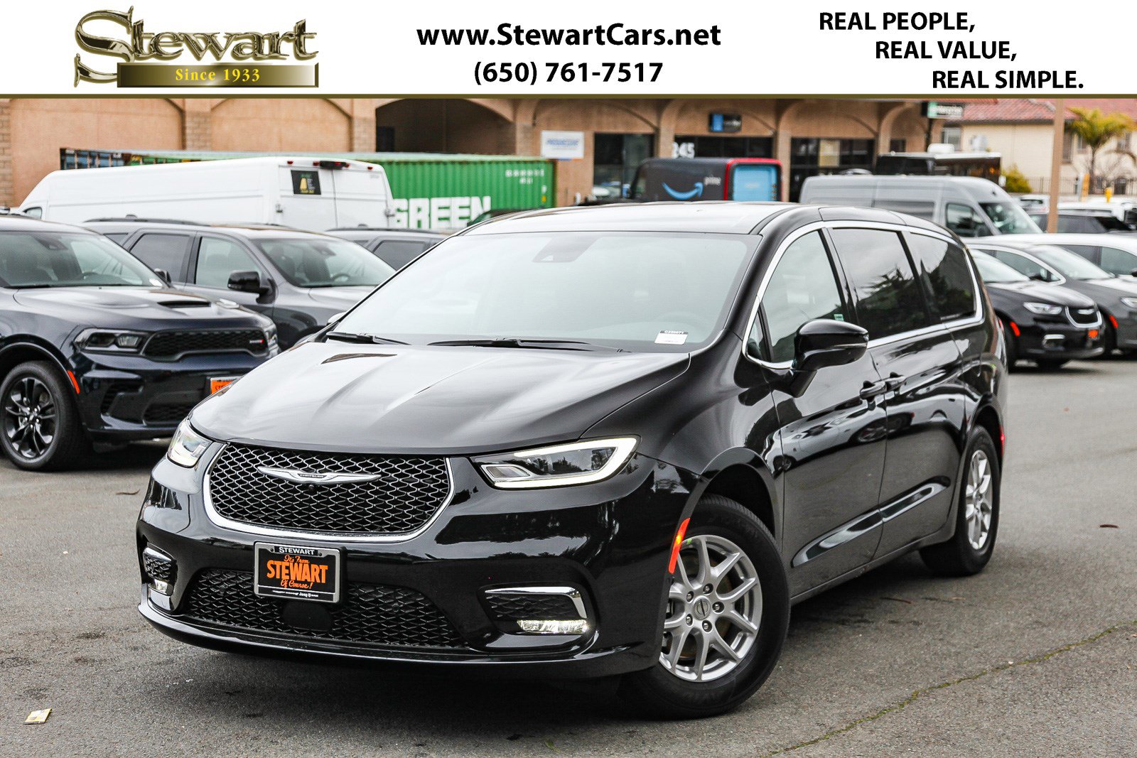 2025 Chrysler Pacifica SELECT