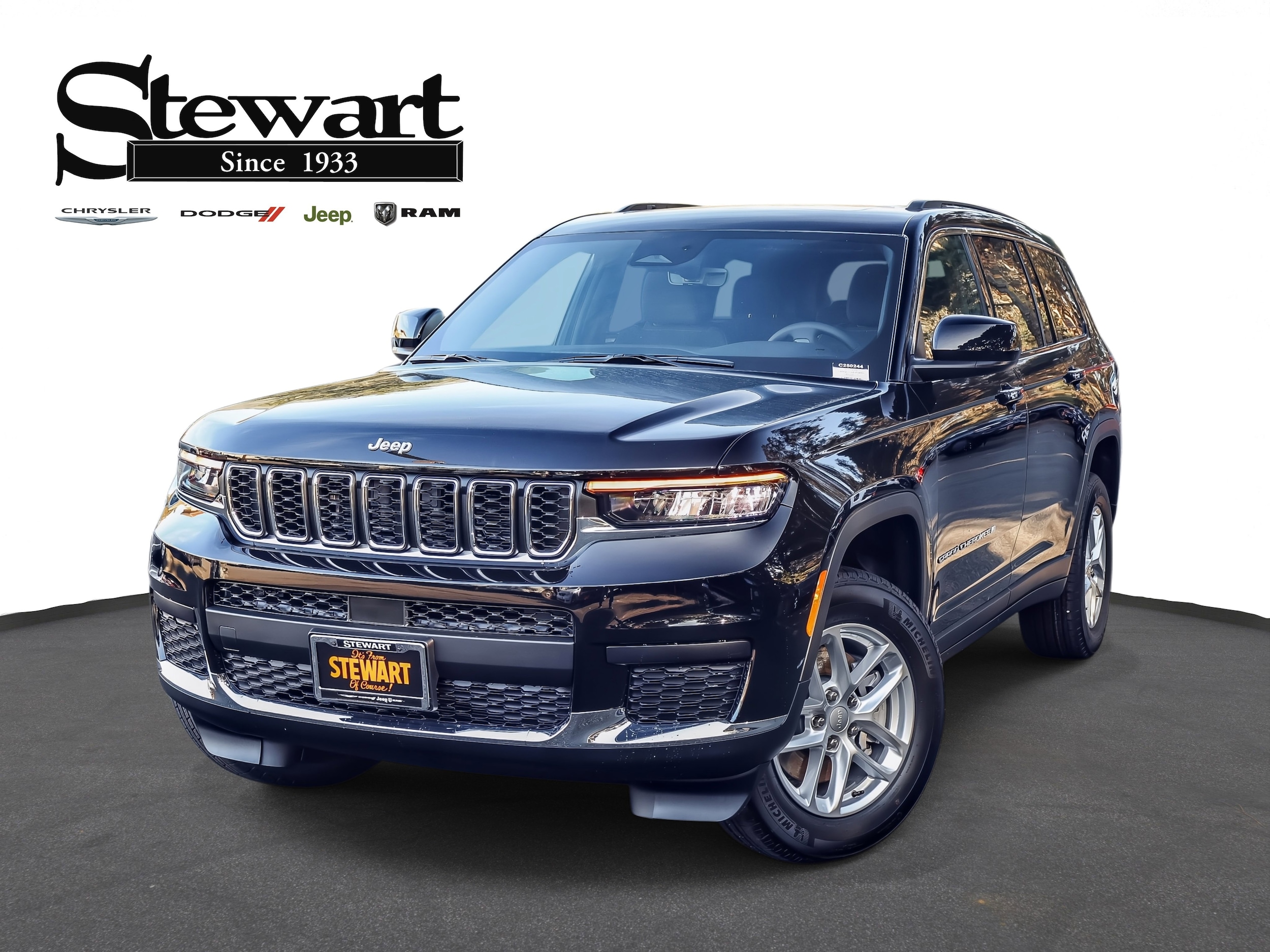 2025 Jeep Grand Cherokee L Laredo's photo