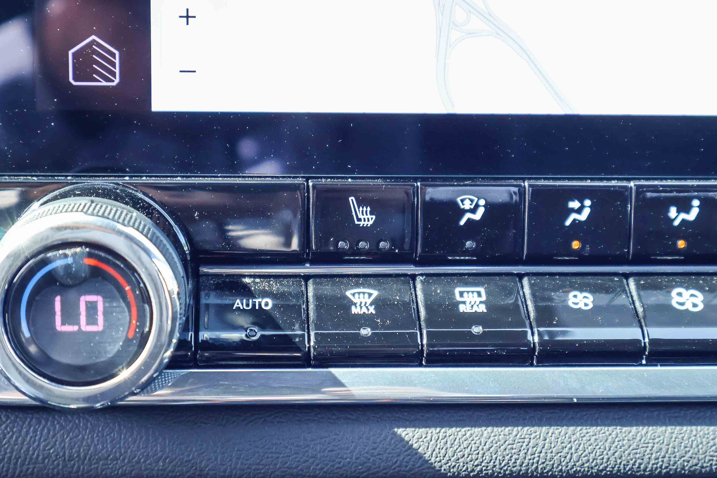 2024 Chevrolet Colorado LT photo 3