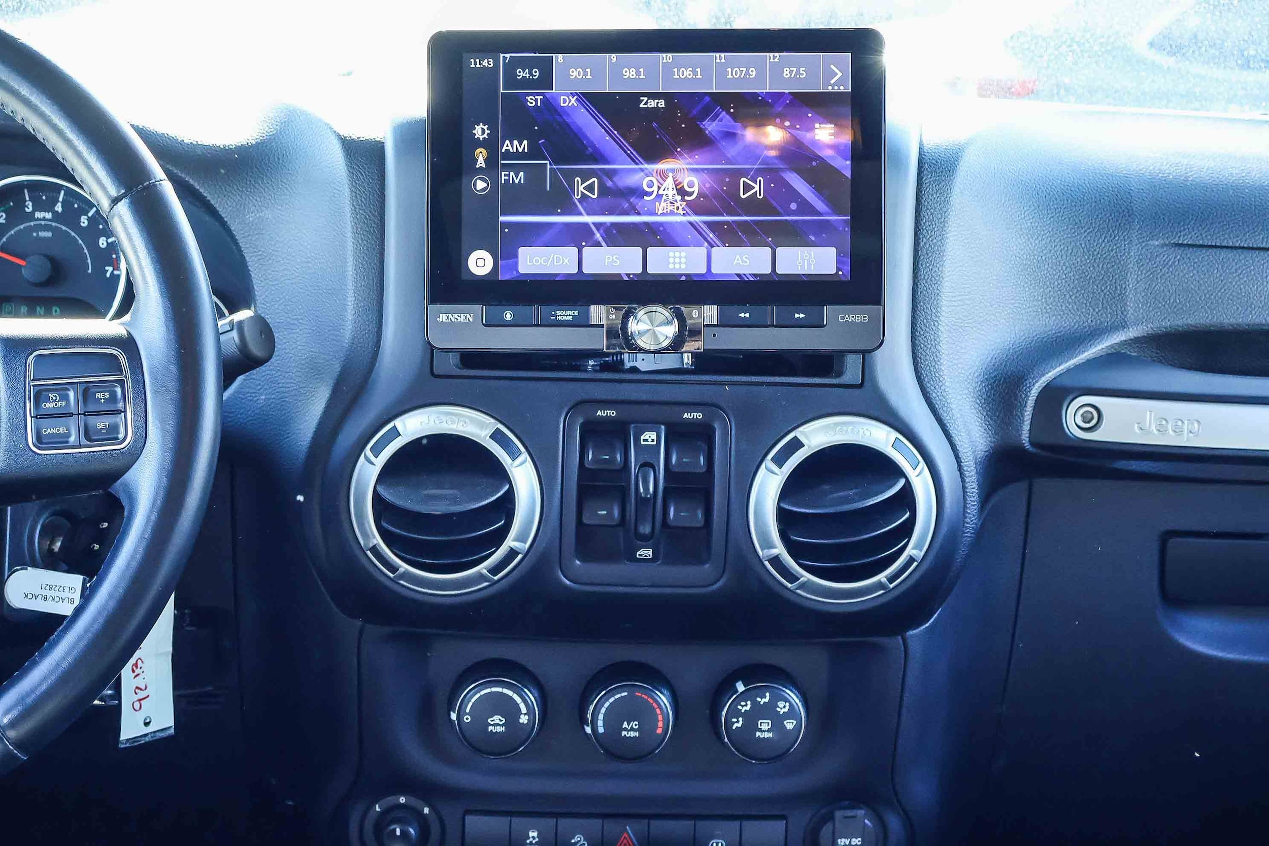 2016 Jeep Wrangler Unlimited Sahara photo 5