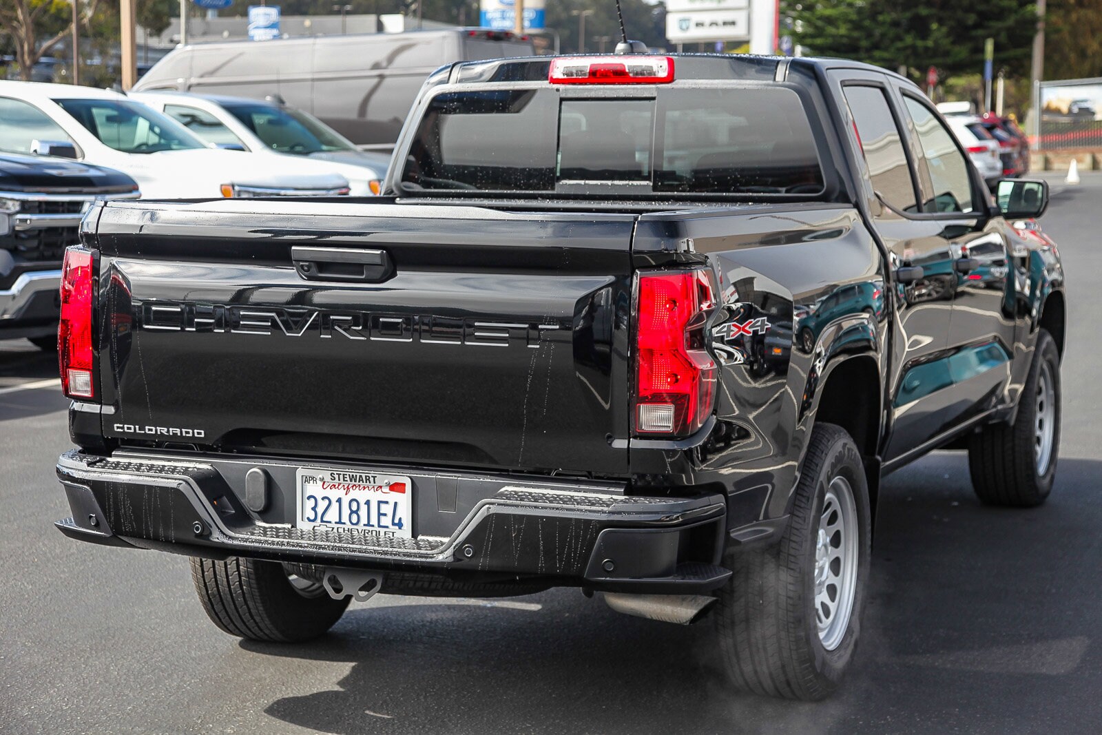2025 Chevrolet Colorado LT photo 2