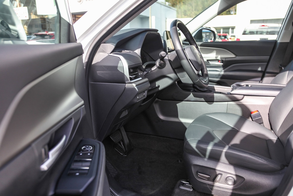 Used 2024 Toyota Grand Highlander XLE