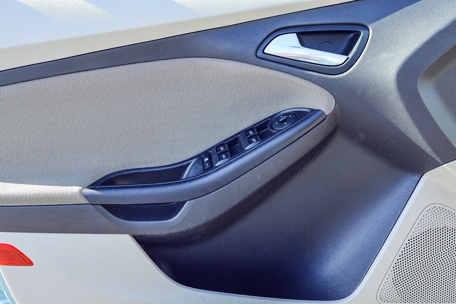 2012 Ford Focus SE photo 3