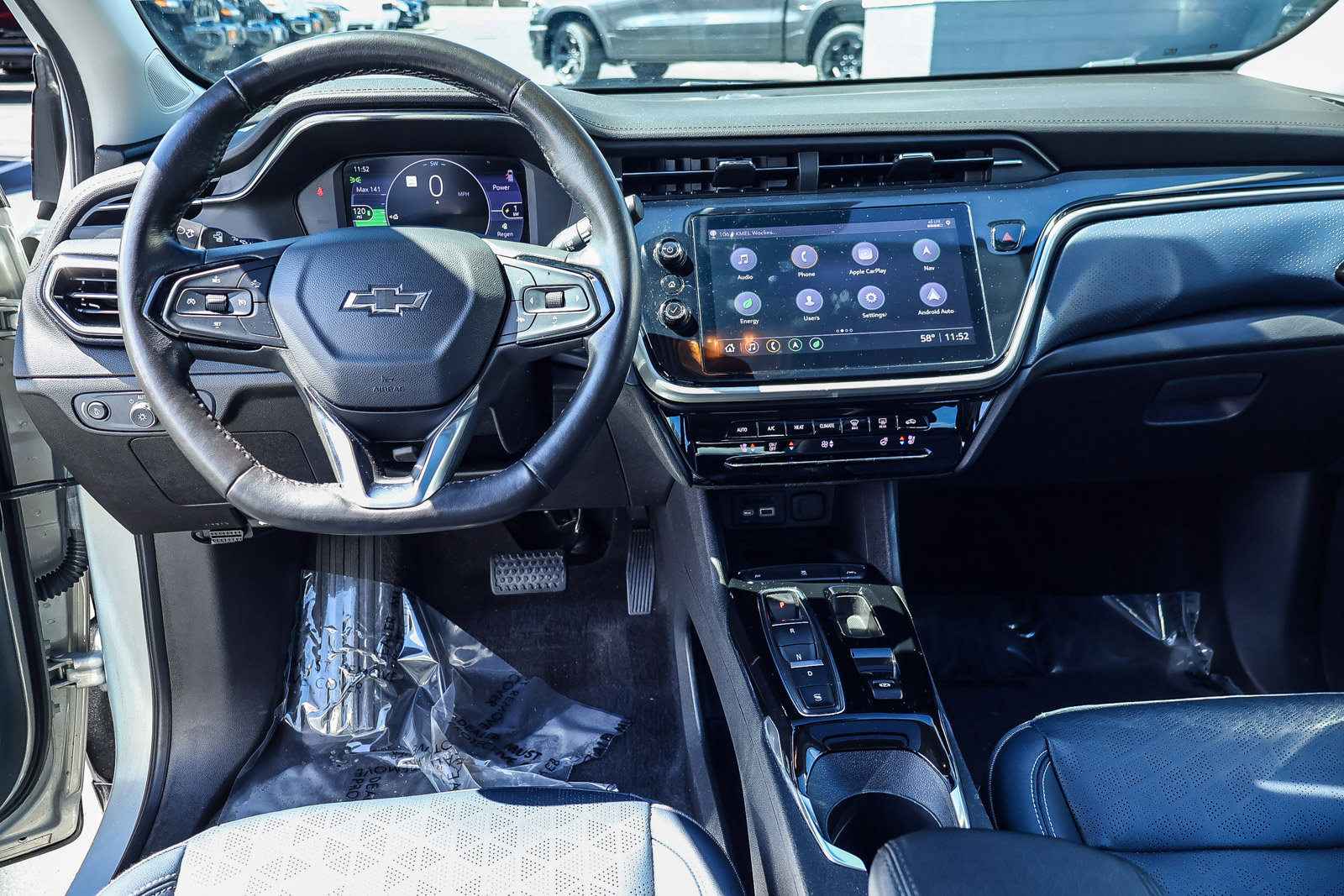 2022 Chevrolet Bolt EUV Premier photo 2