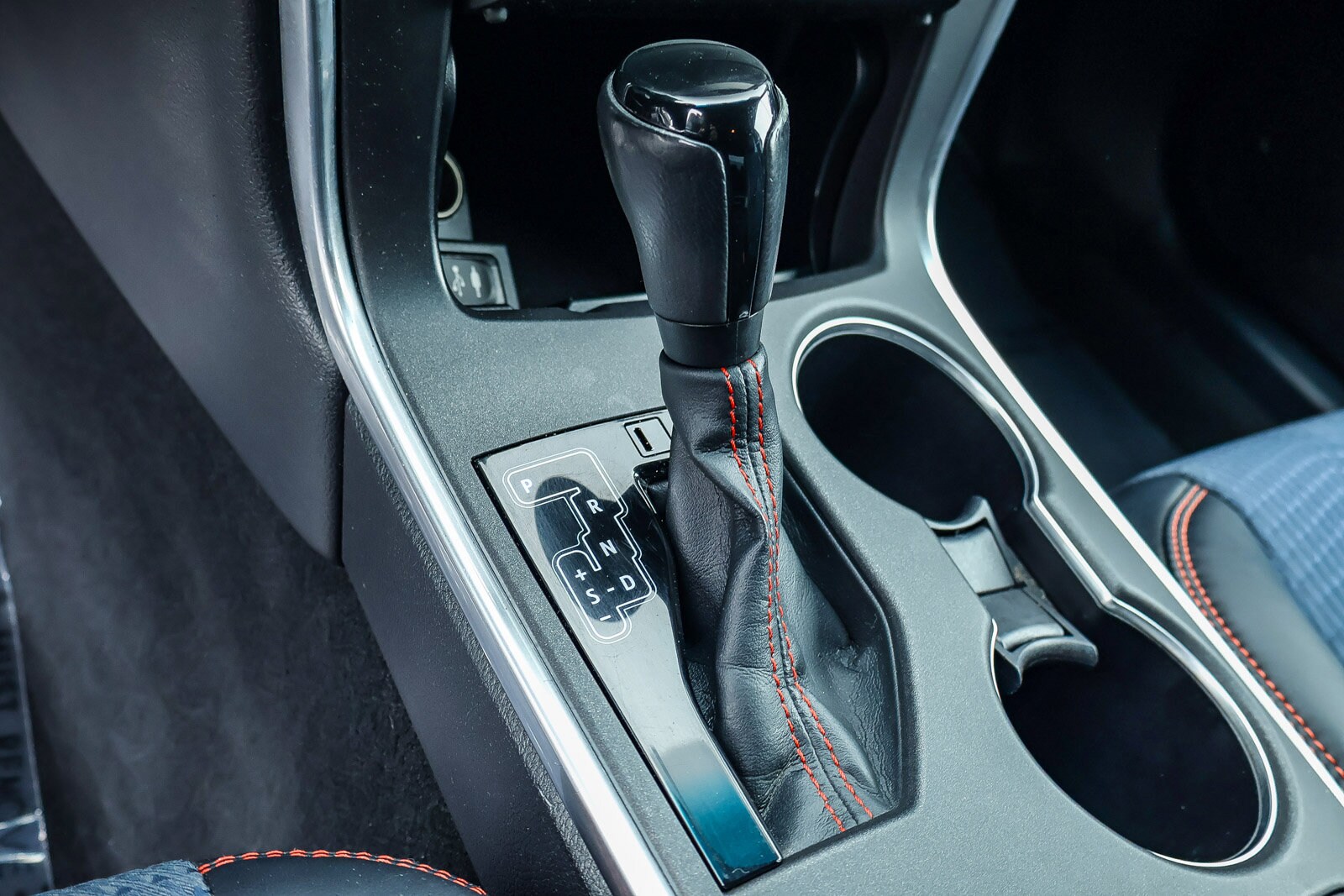 2015 Toyota Camry XLE photo 3