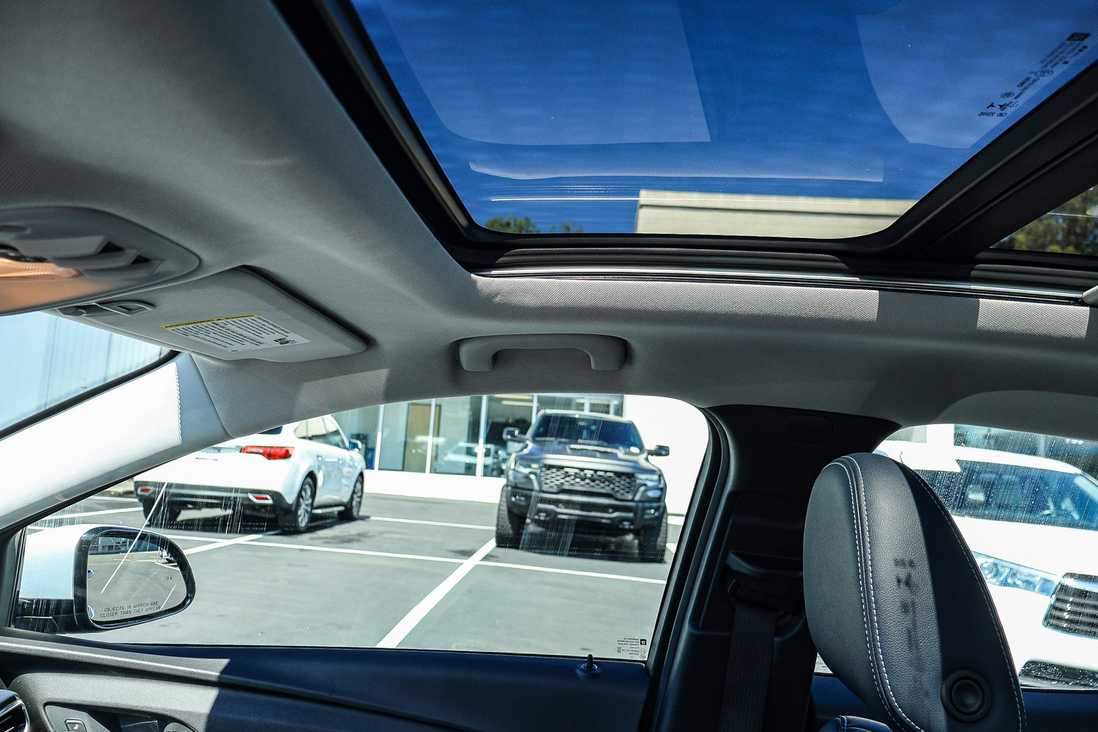 2022 Chevrolet Bolt EUV Premier photo 3