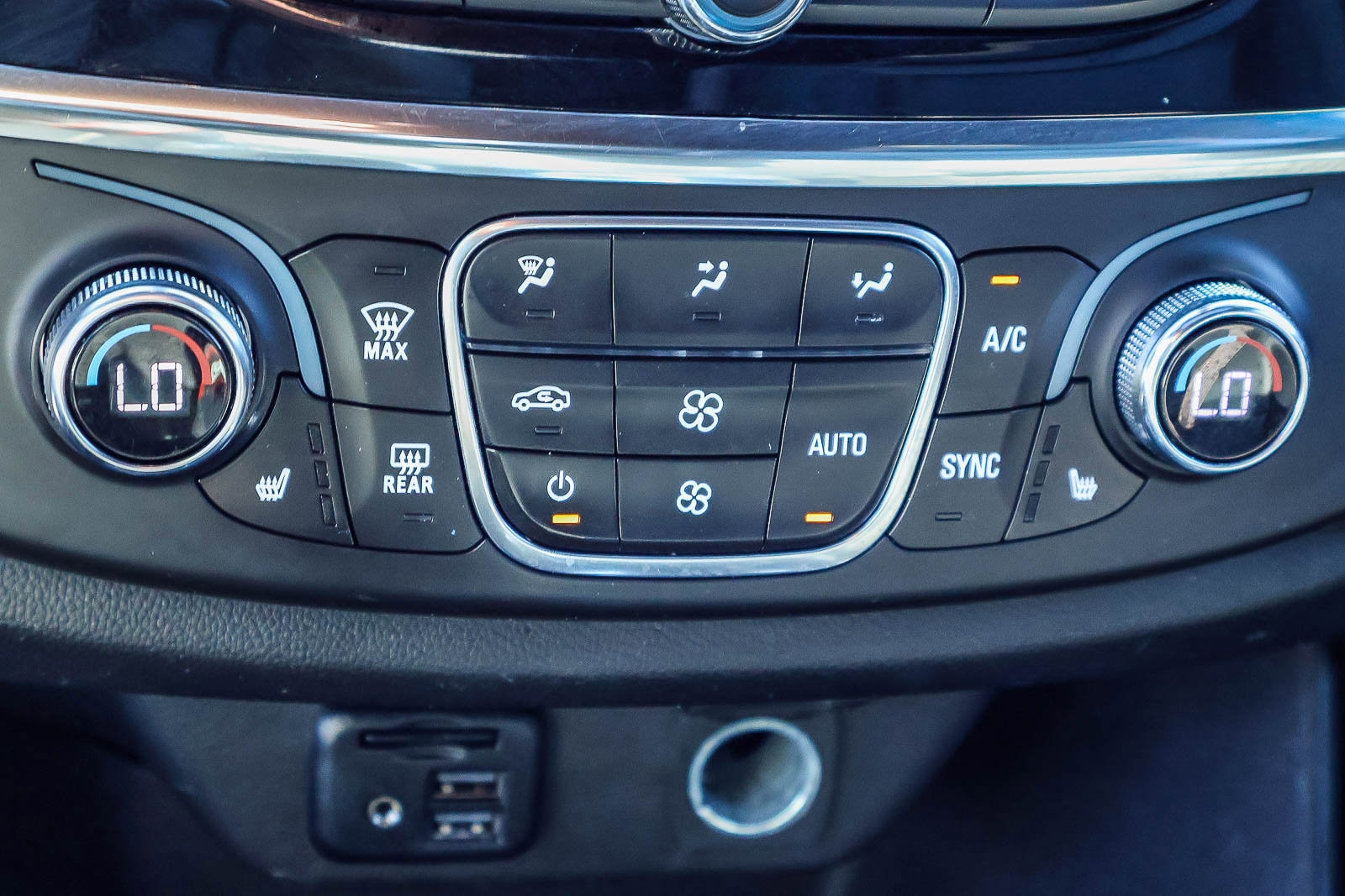 2023 Chevrolet Traverse RS photo 3