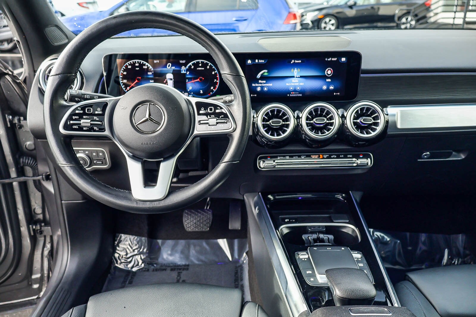 2023 Mercedes Benz GLB 250 4MATIC photo 3