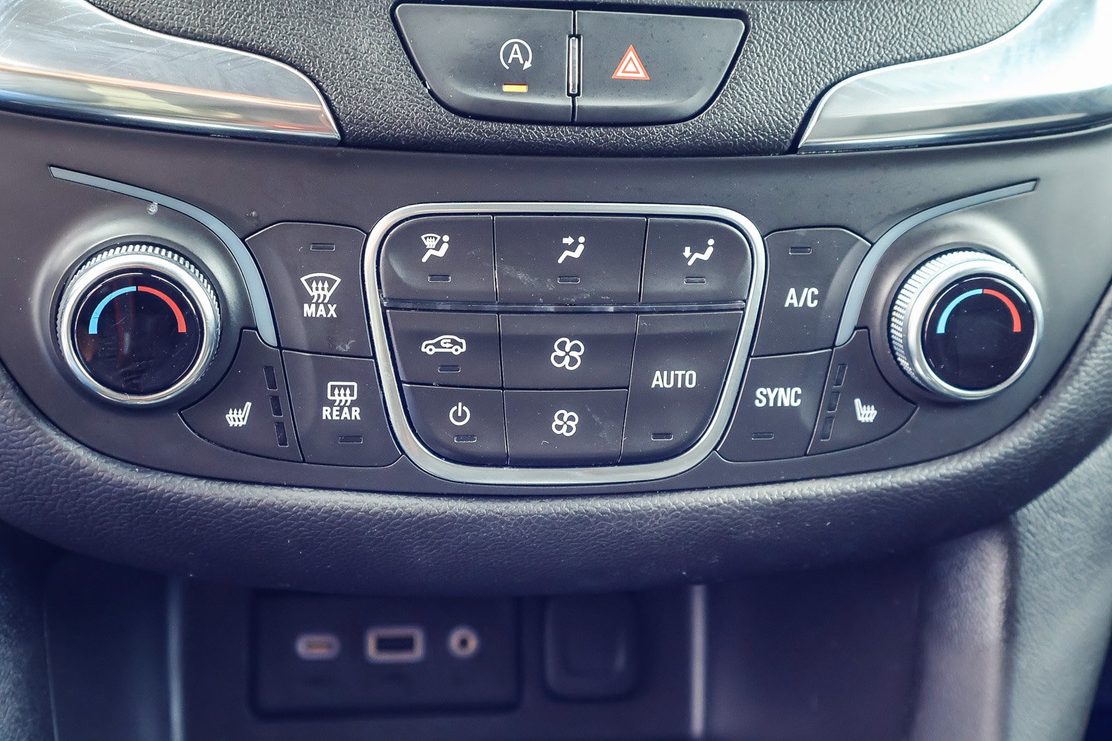 2024 Chevrolet Equinox LT photo 5