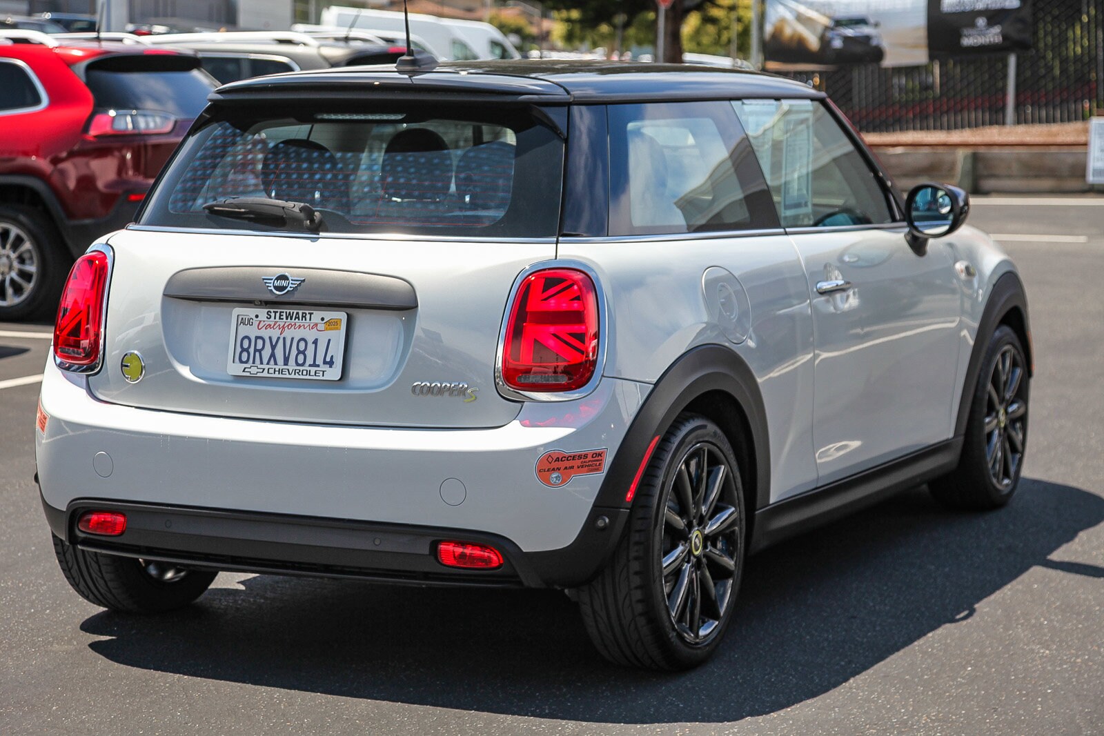 2021 Mini Cooper 2 Door Hardtop SE photo 2