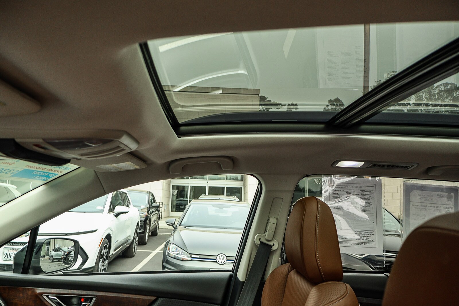 2023 Subaru Ascent Touring photo 3