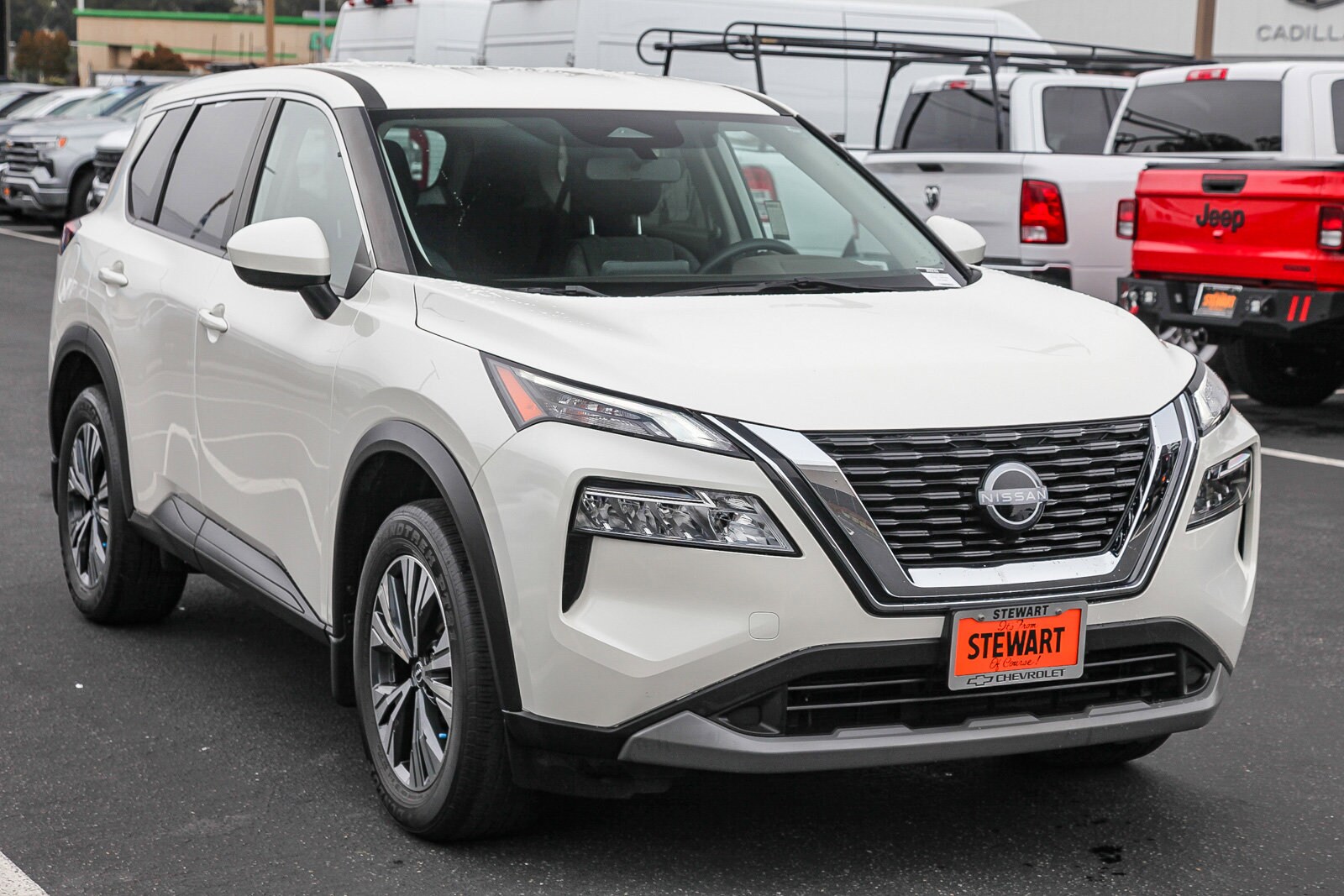 2023 Nissan Rogue SV photo 3