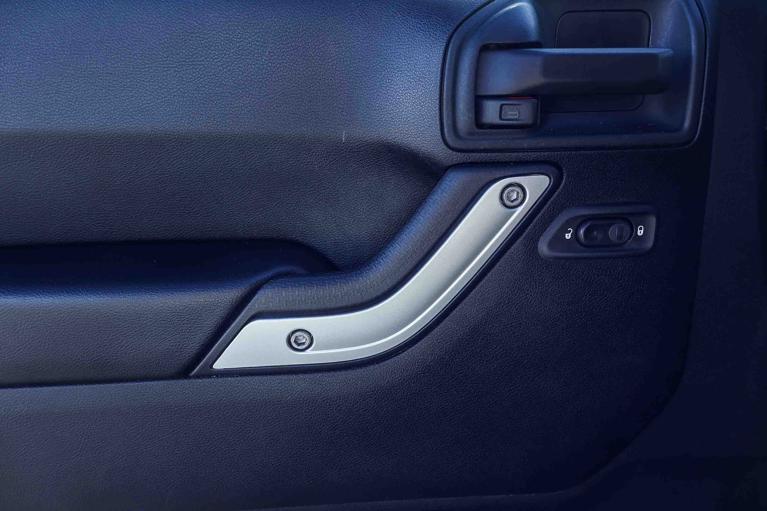 2016 Jeep Wrangler Unlimited Sahara photo 3