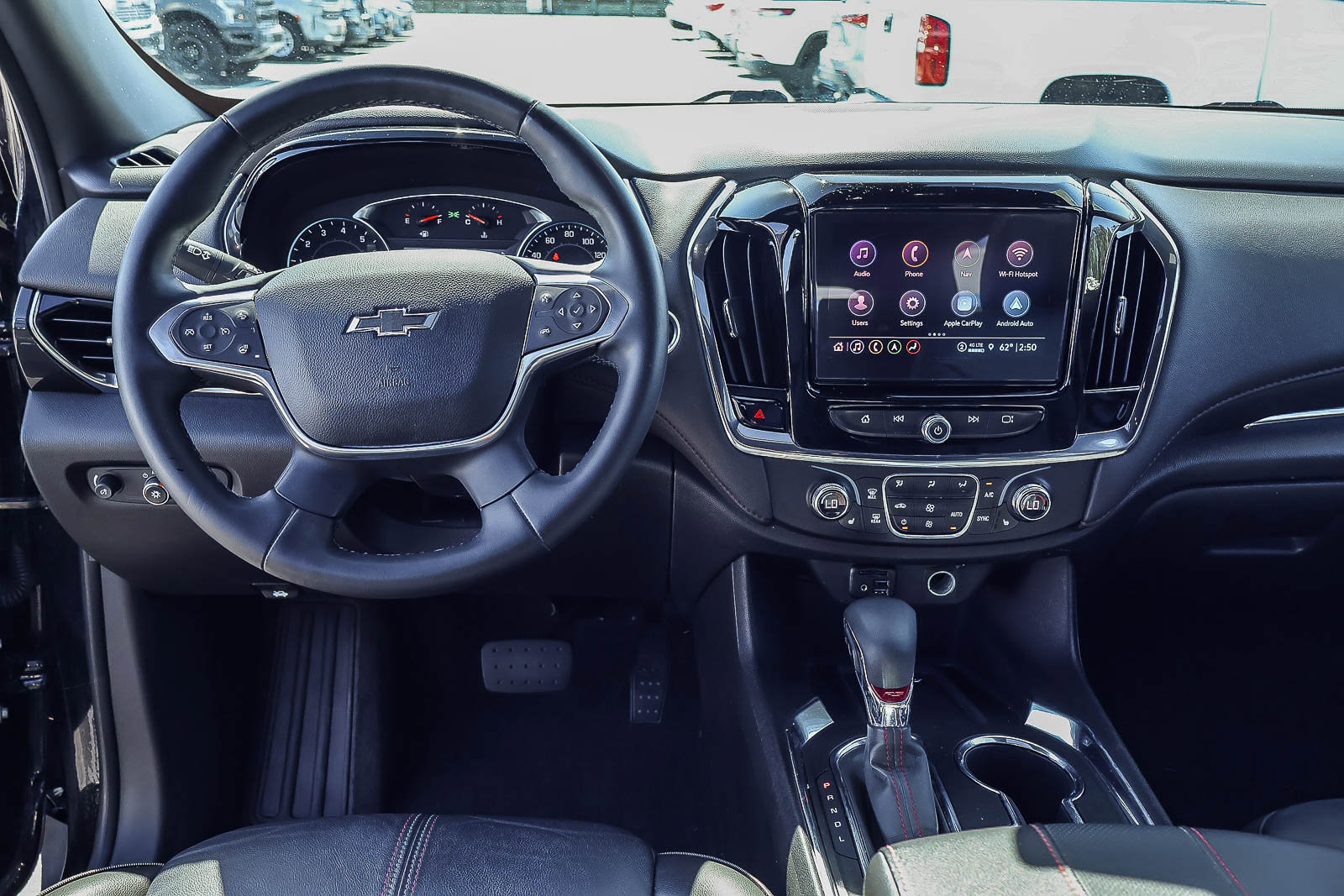 2023 Chevrolet Traverse RS photo 2