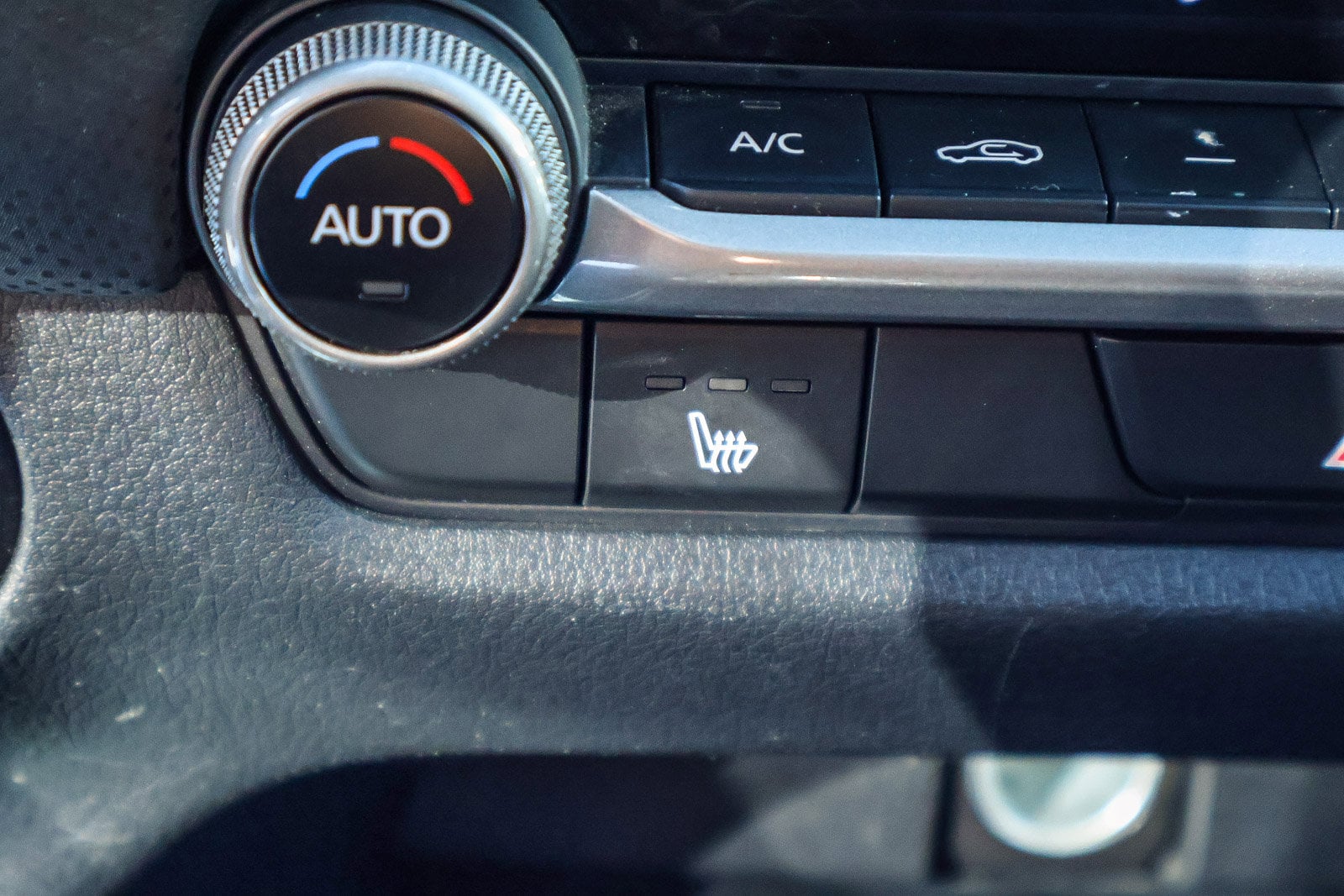 2025 Mazda CX-50 2.5 S Preferred Package photo 5