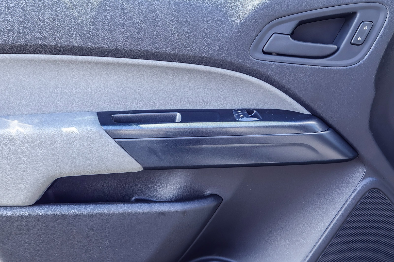 2017 Chevrolet Colorado 2WD WT photo 3