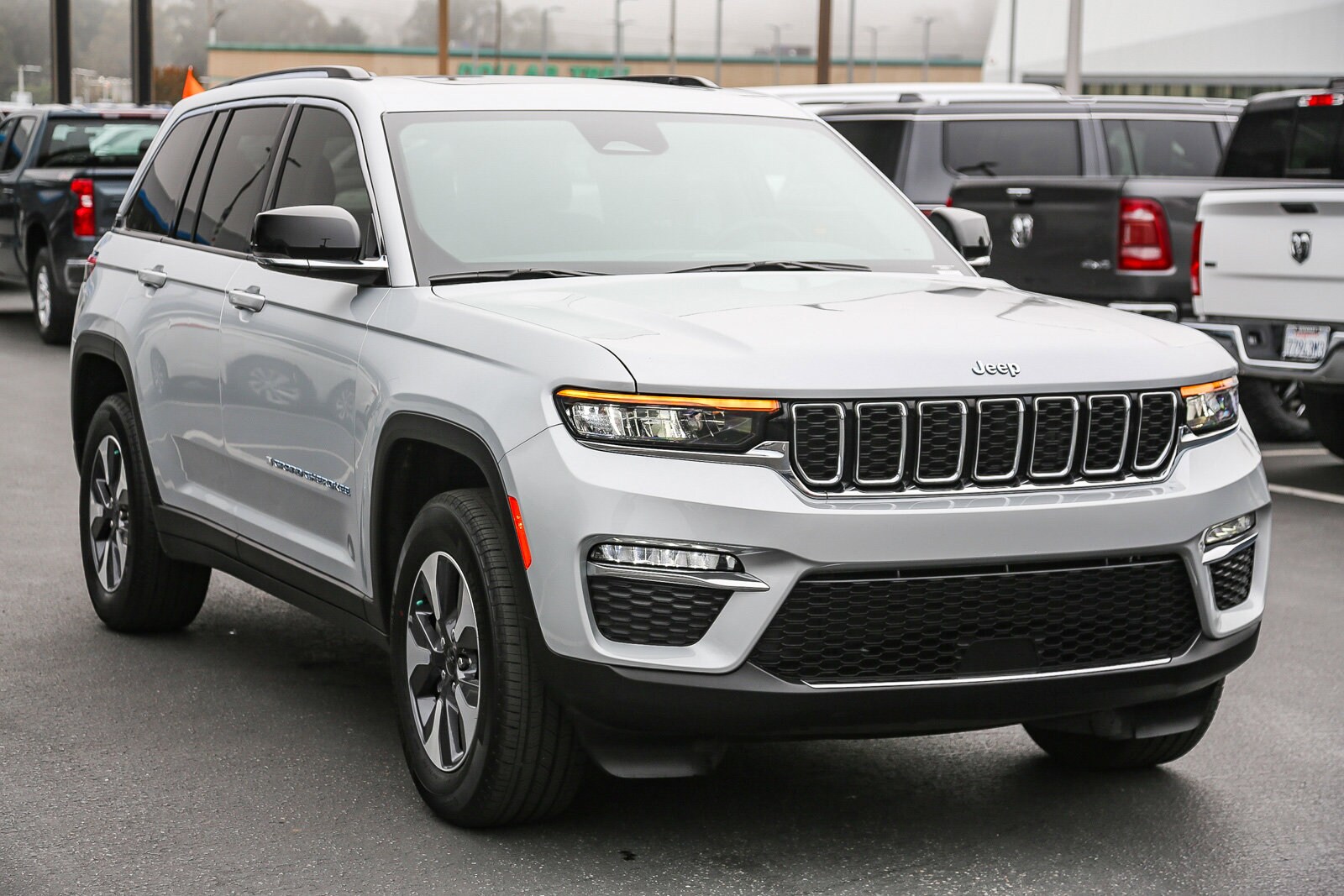 2022 Jeep Cherokee Limited 4xe photo 3