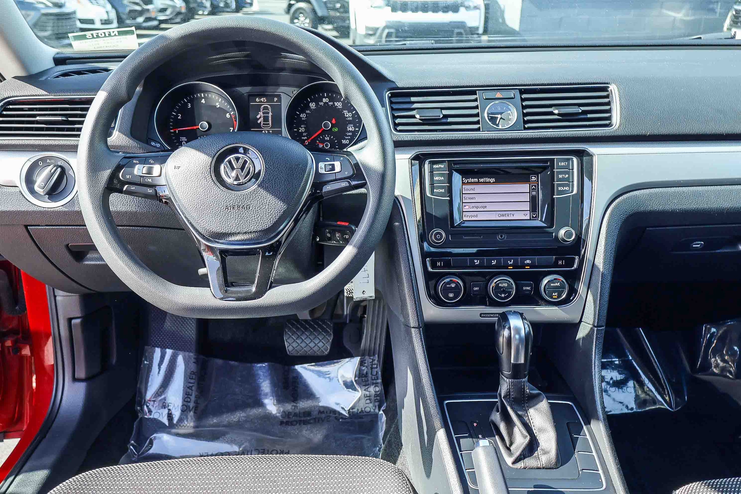 2016 Volkswagen Passat 1.8T S photo 2