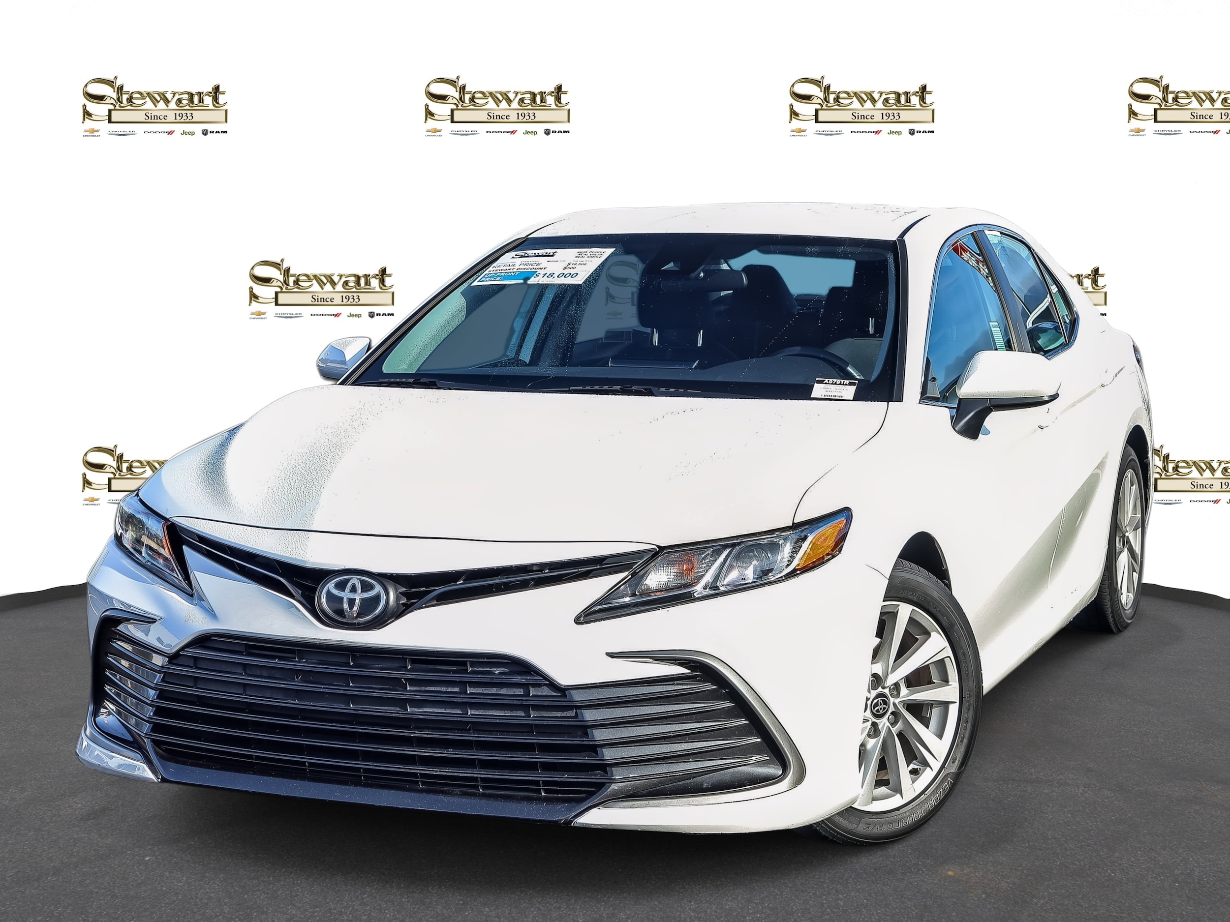 2021 Toyota Camry LE's photo