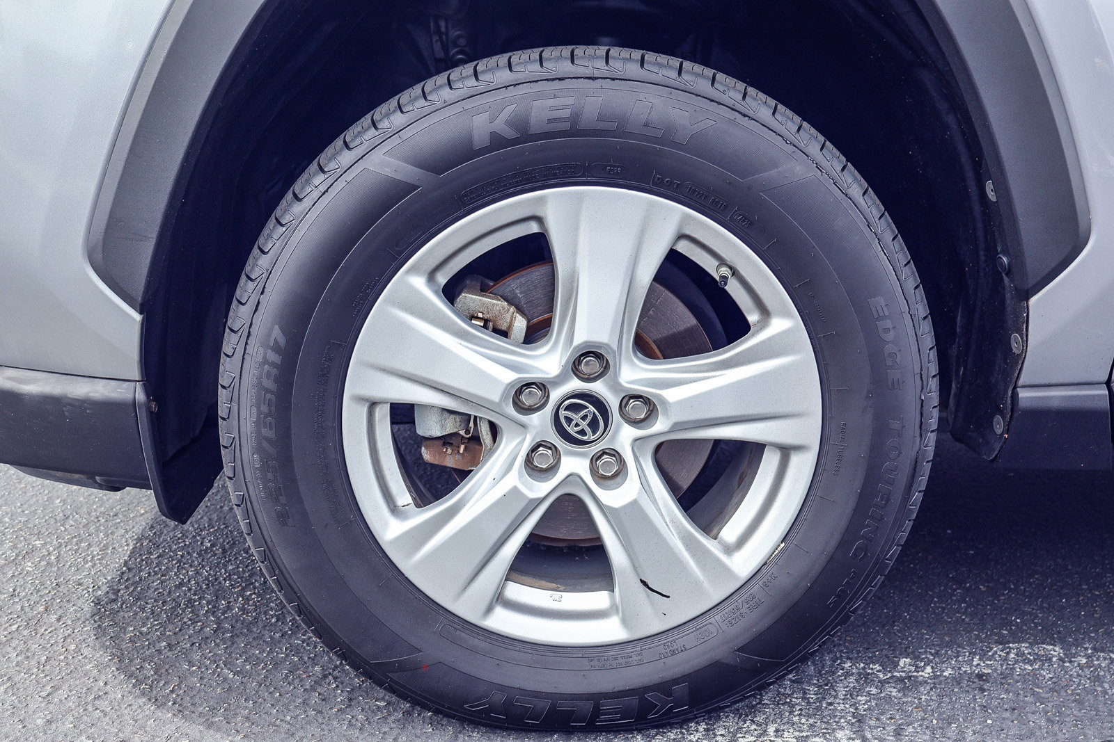 2019 Toyota RAV4 XLE - Photo 18