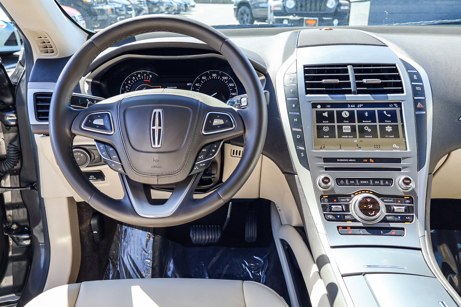 2017 Lincoln MKZ Premiere photo 2