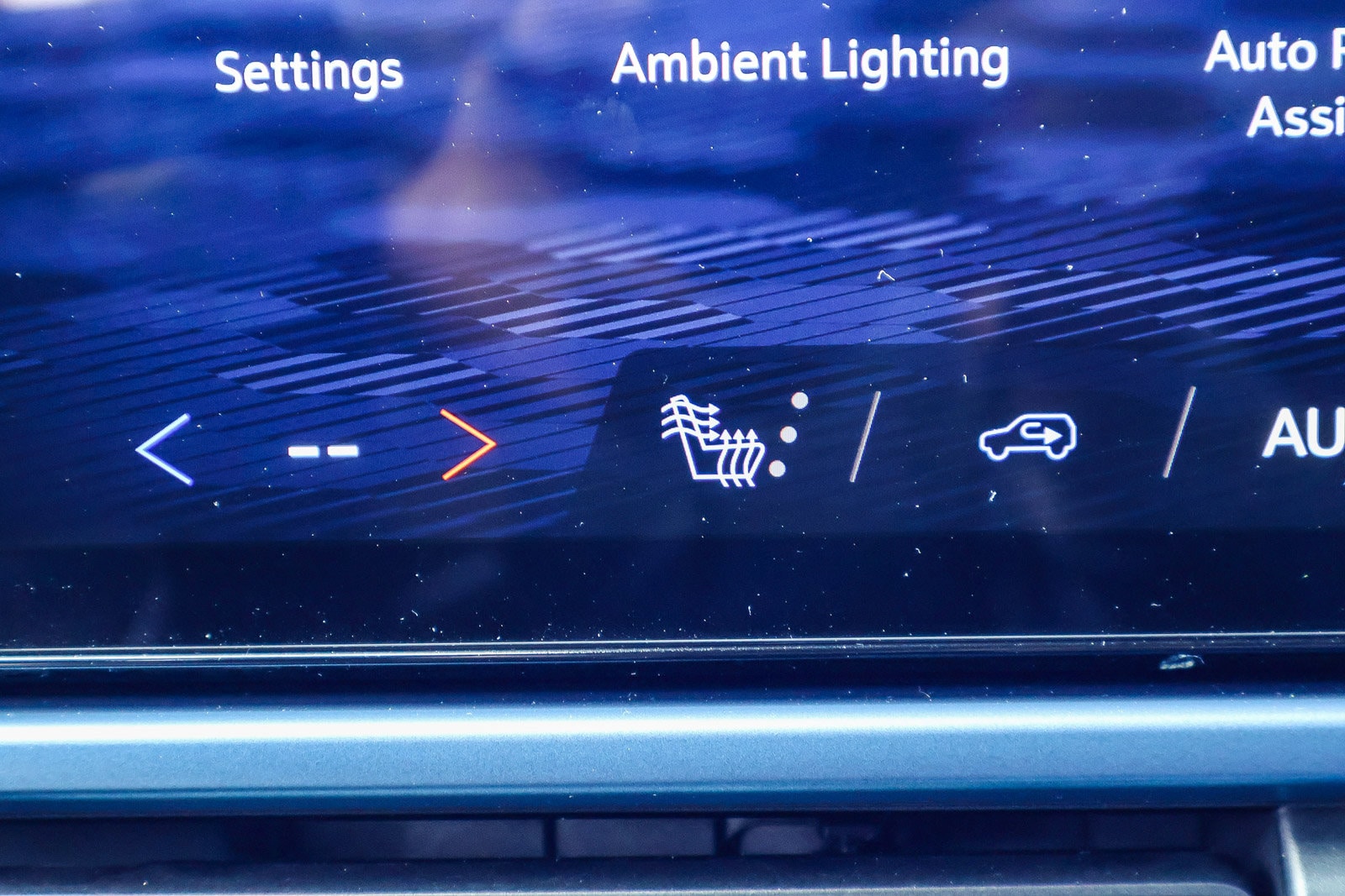 2024 Chevrolet Equinox EV 2LT photo 3